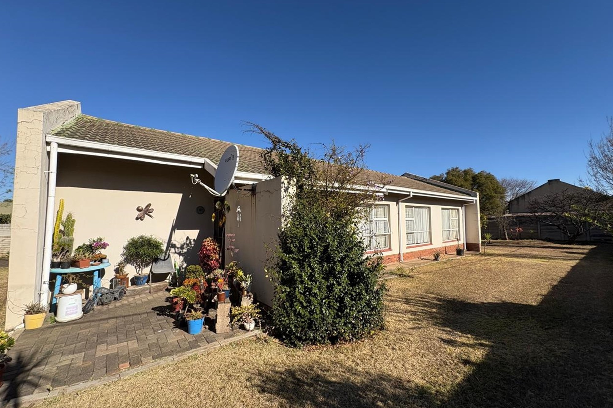 Versatile Property in Prime Hutten Heights Location - Ideal for Office Conversion