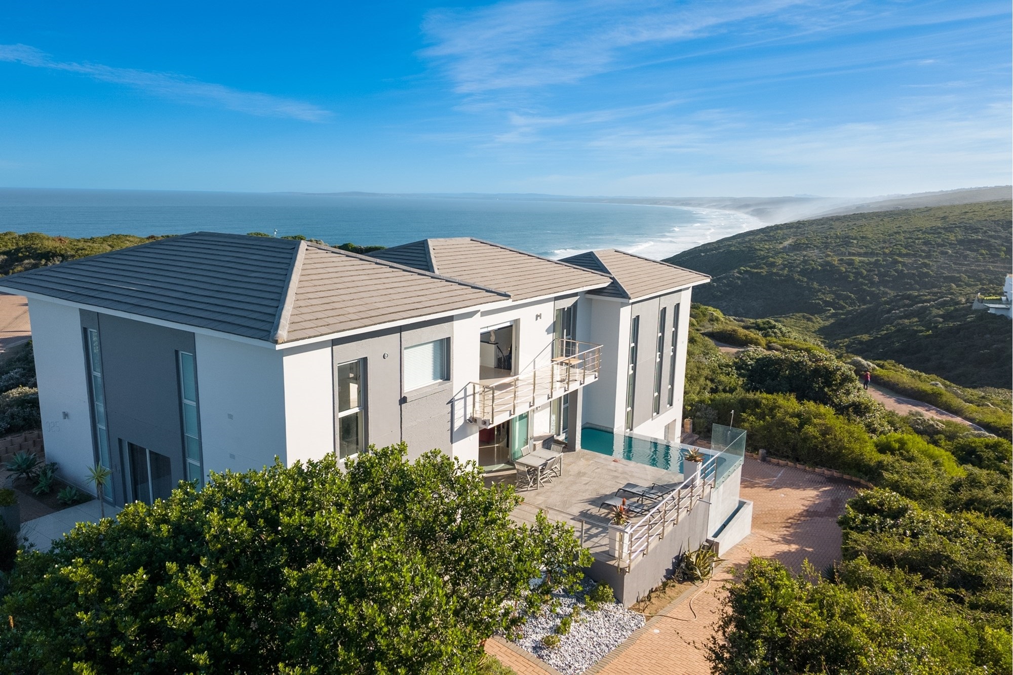 Exceptional Guesthouse Investment Opportunity or Ultimate Luxury Home!