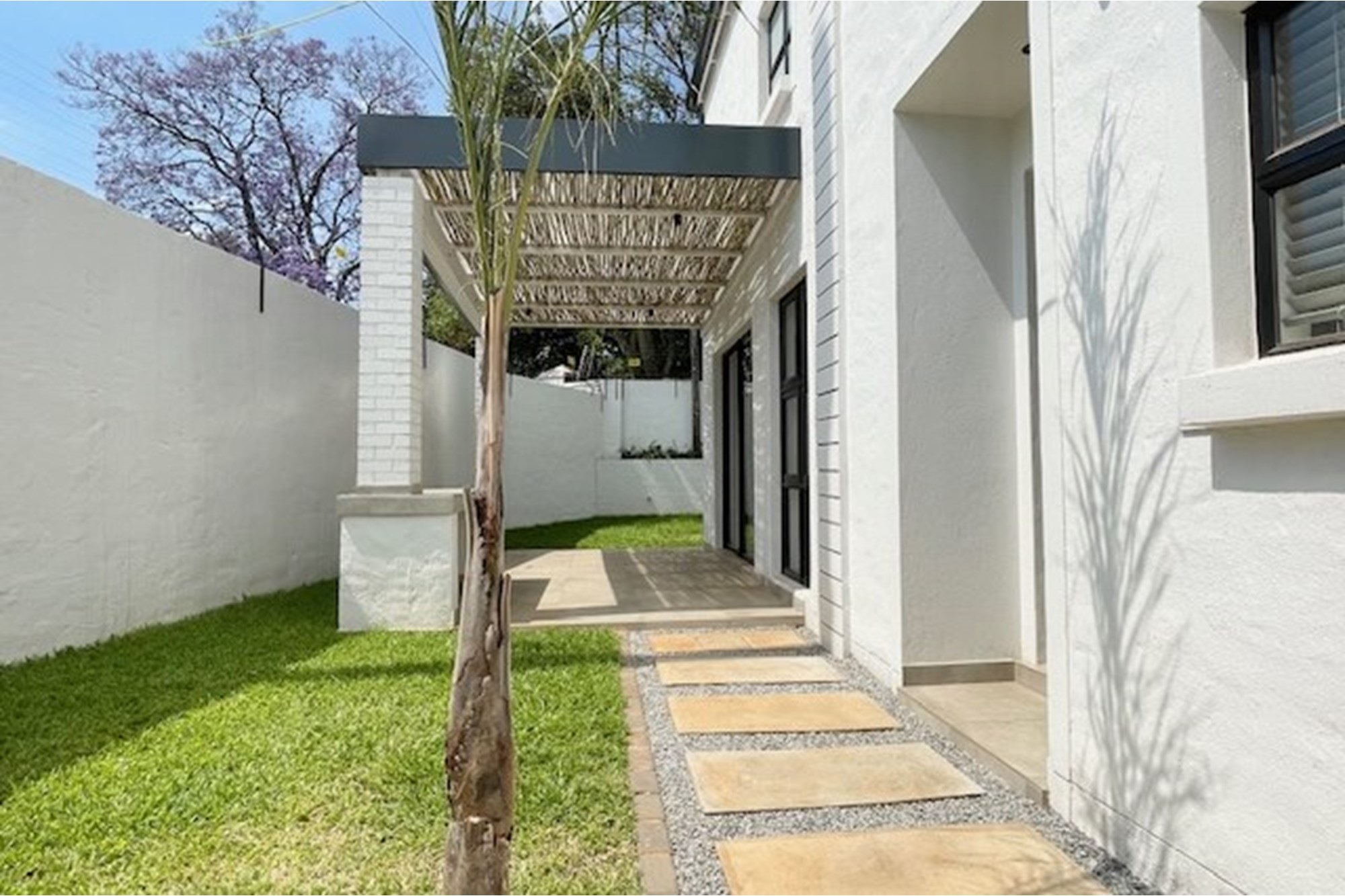 Modern, brand new 3 bed all en-suite duplex