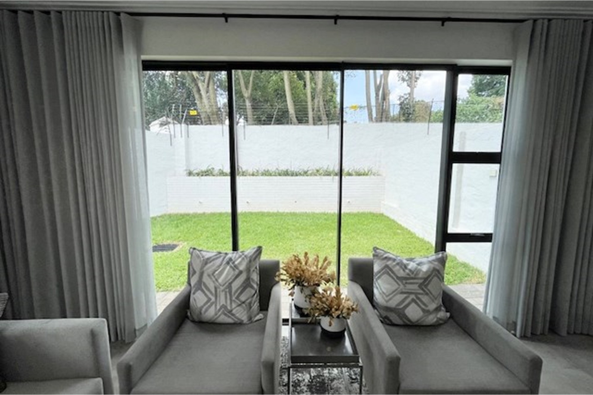 Modern, brand new 3 bed all en-suite duplex
