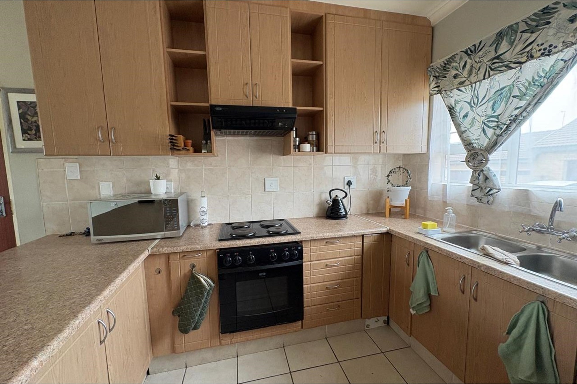 3-Bedroom Townhouse in Secure Pioneer Park Complex