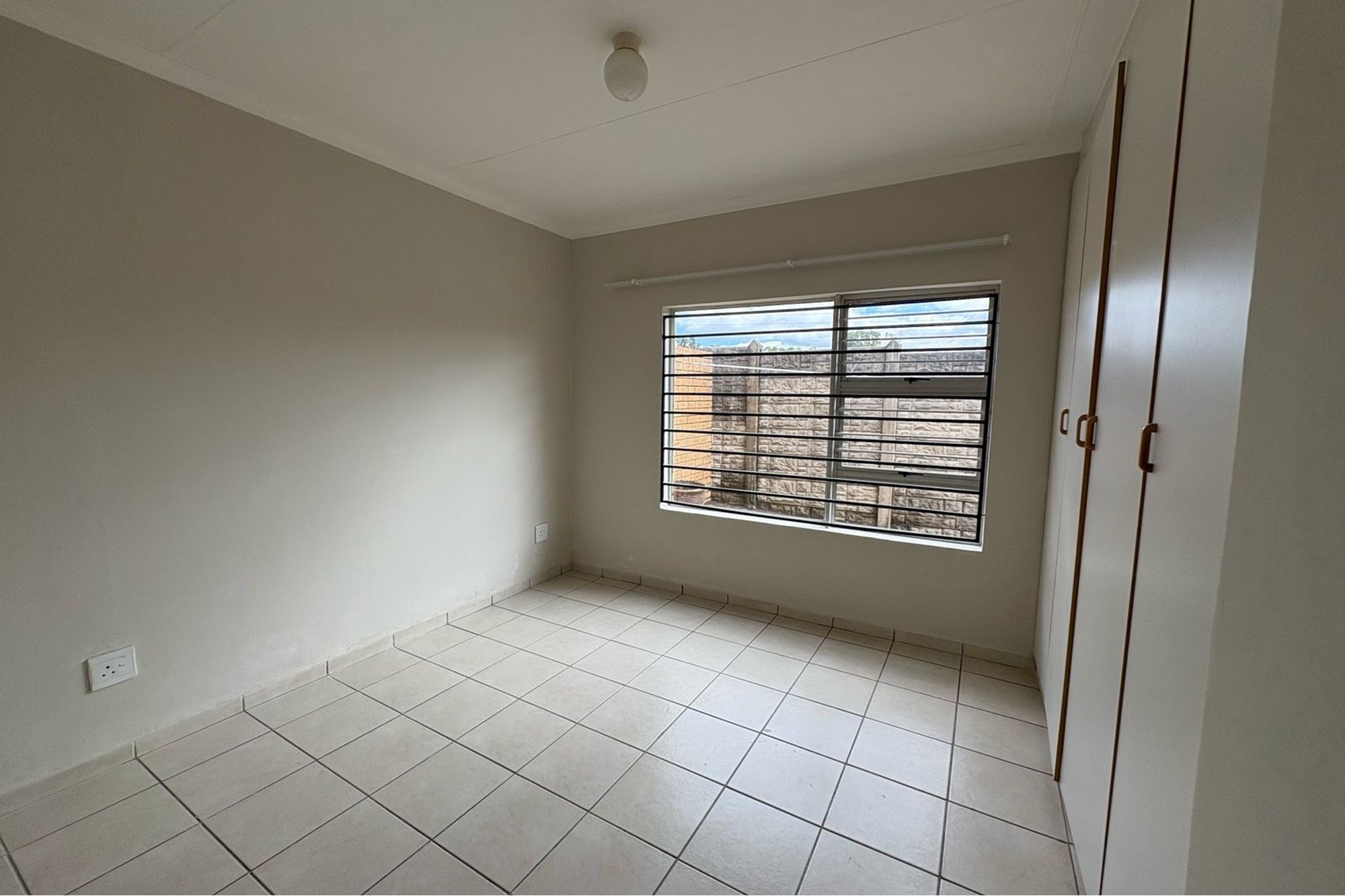 3-Bedroom Townhouse in Secure Pioneer Park Complex