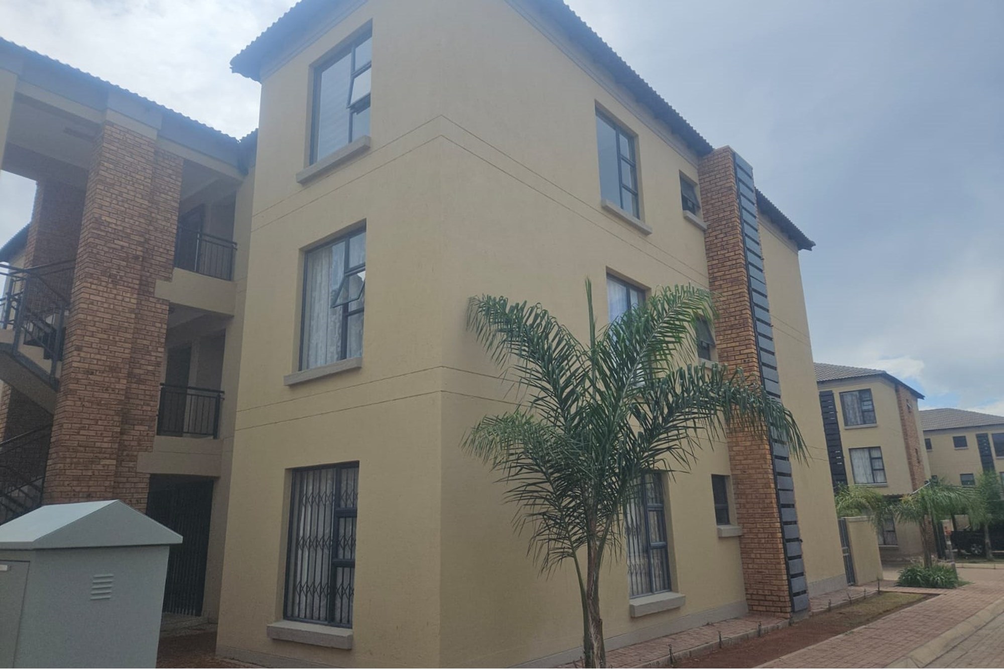 Modern Three-Bedroom Apartment in Secure Complex