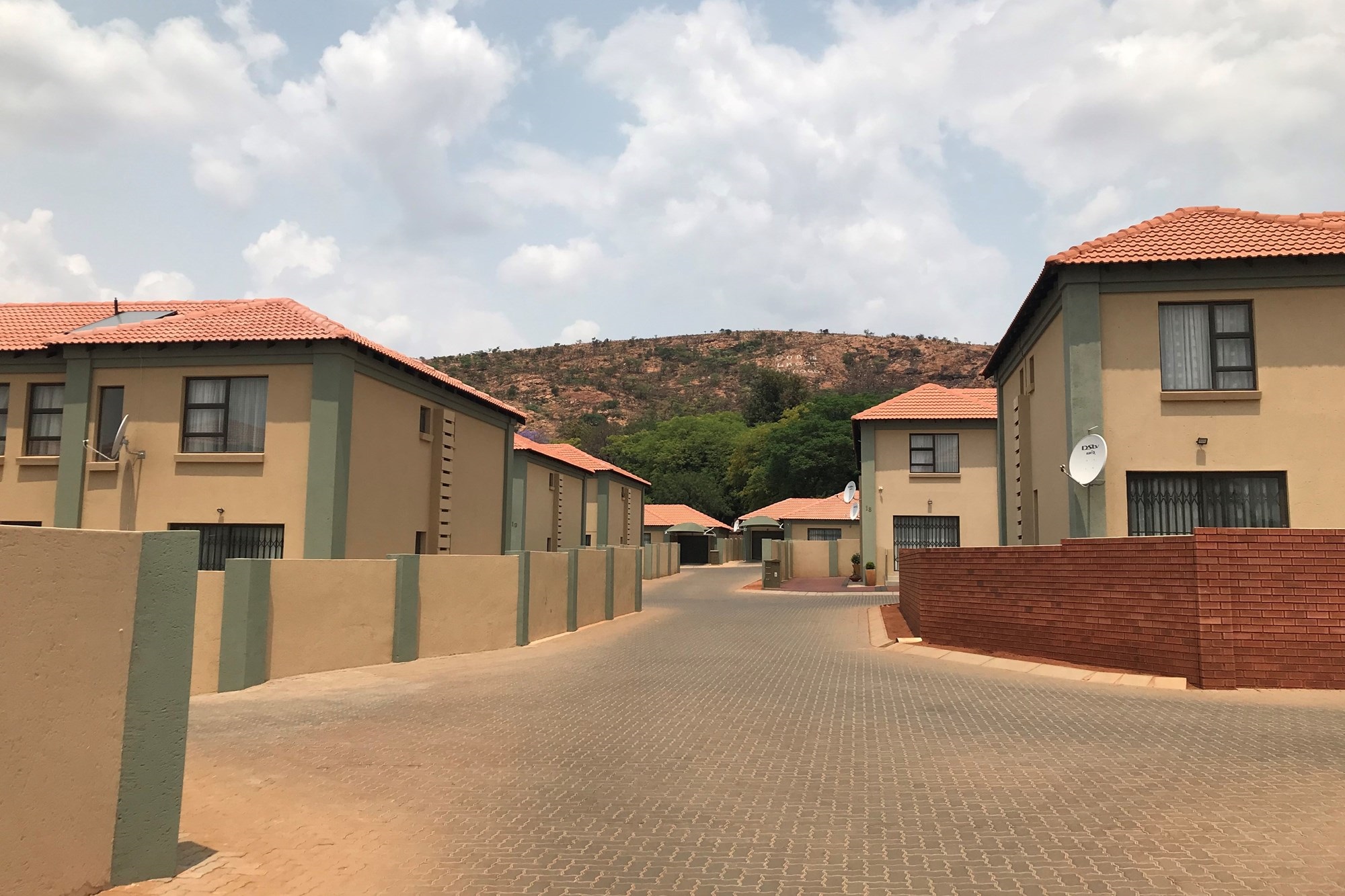 Three Bedroom Duplex for sale in Amandasig