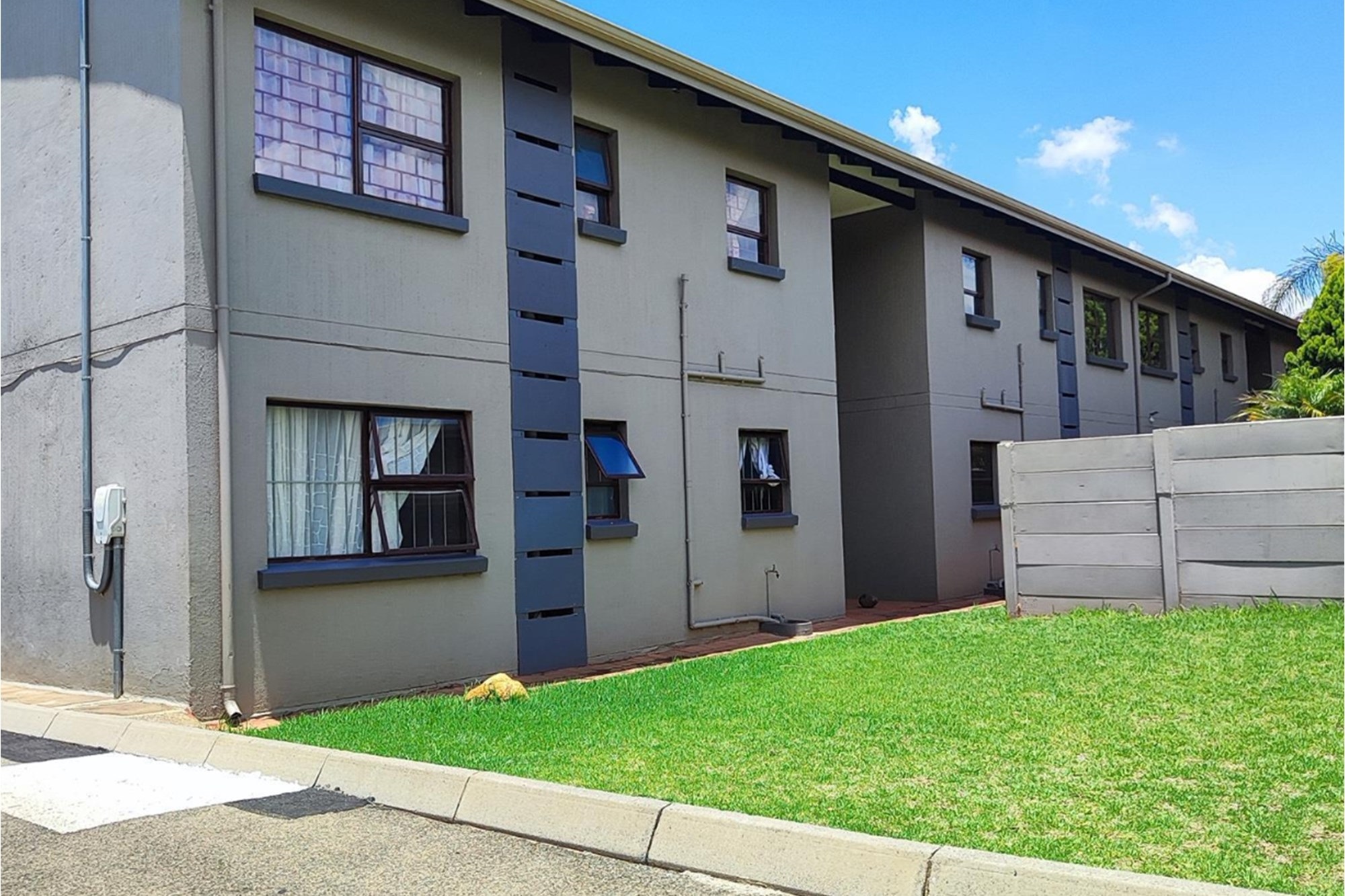 "Modern Living in Rynfield AH: 2-Bed Apartment"