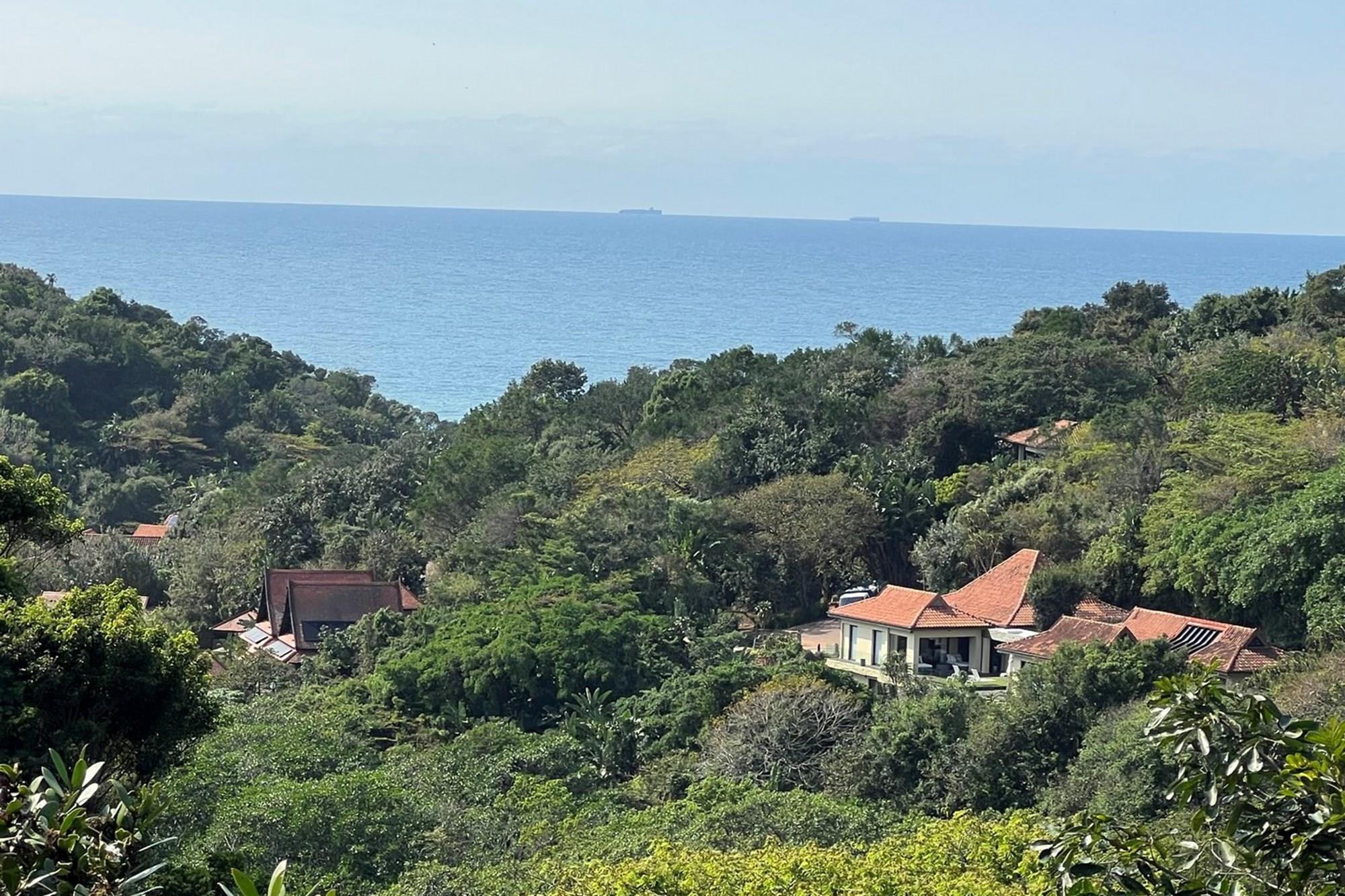 5Bedroom Family Home plus Flat in Zimbali