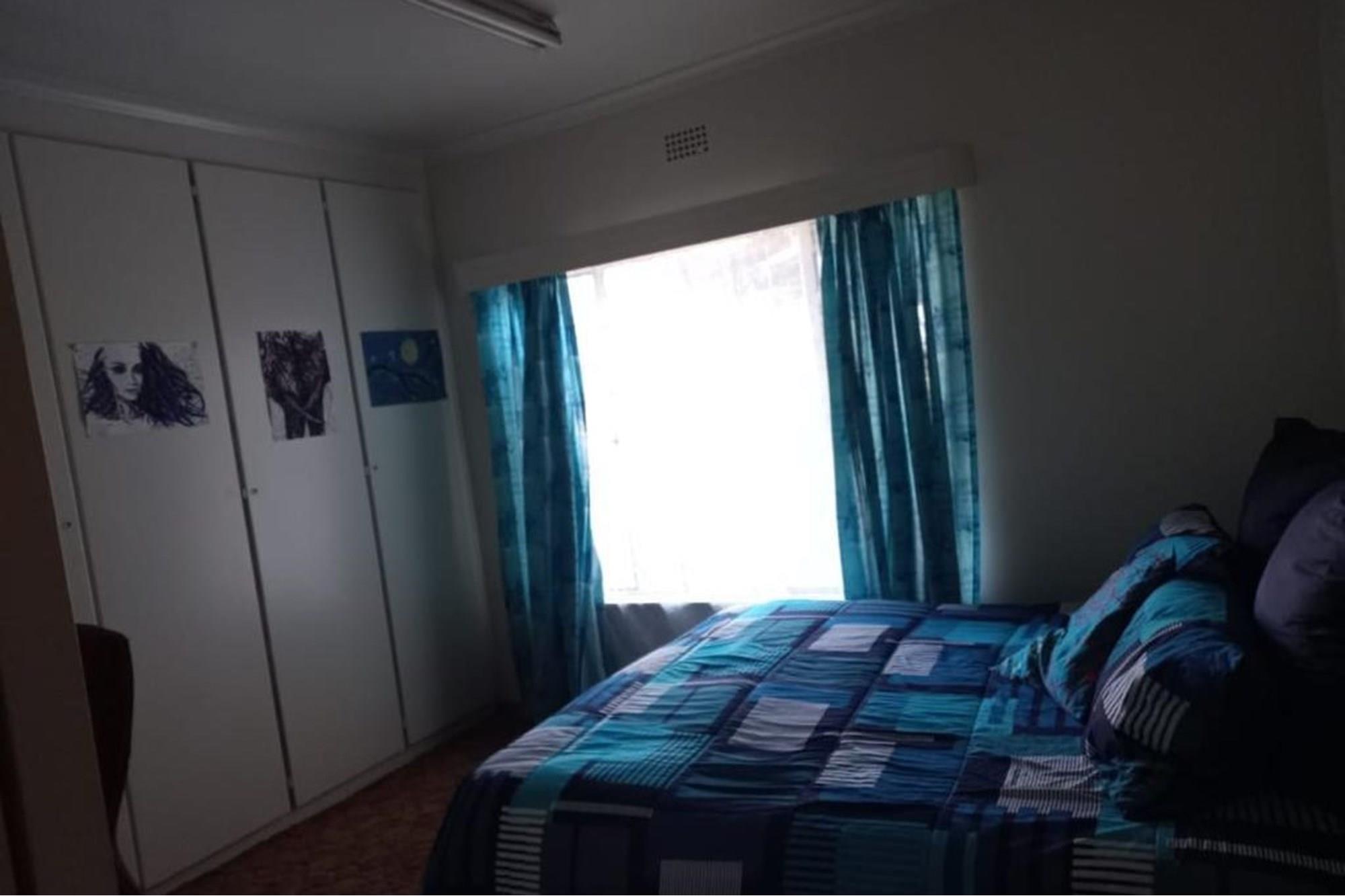 Massive and a bargain house in a big yard (4304sqm)