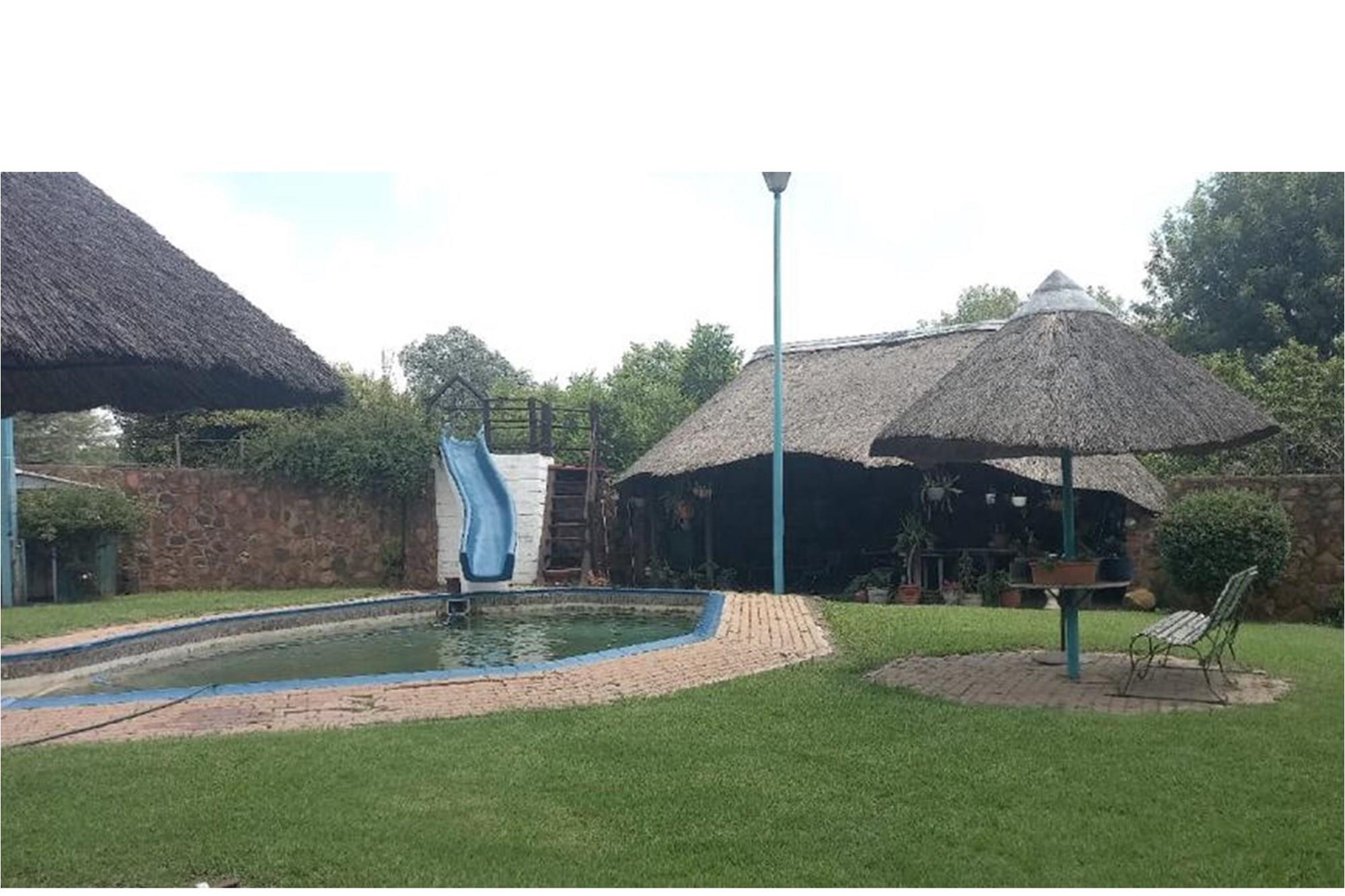 Massive and a bargain house in a big yard (4304sqm)
