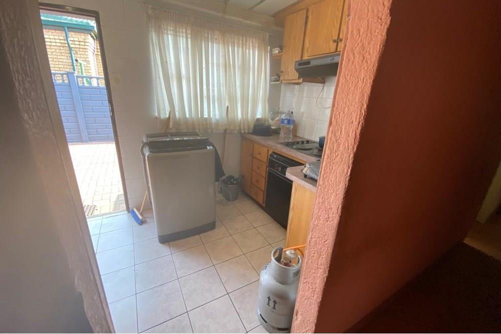3Bed/1Bath House with 3 cottages for sale at Ekangala-D