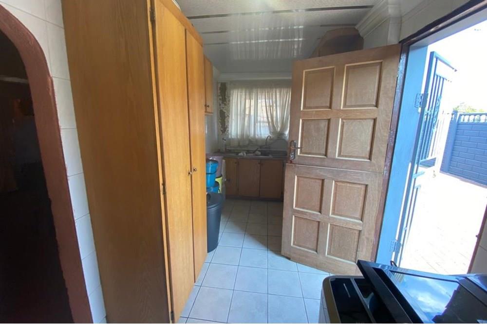 3Bed/1Bath House with 3 cottages for sale at Ekangala-D