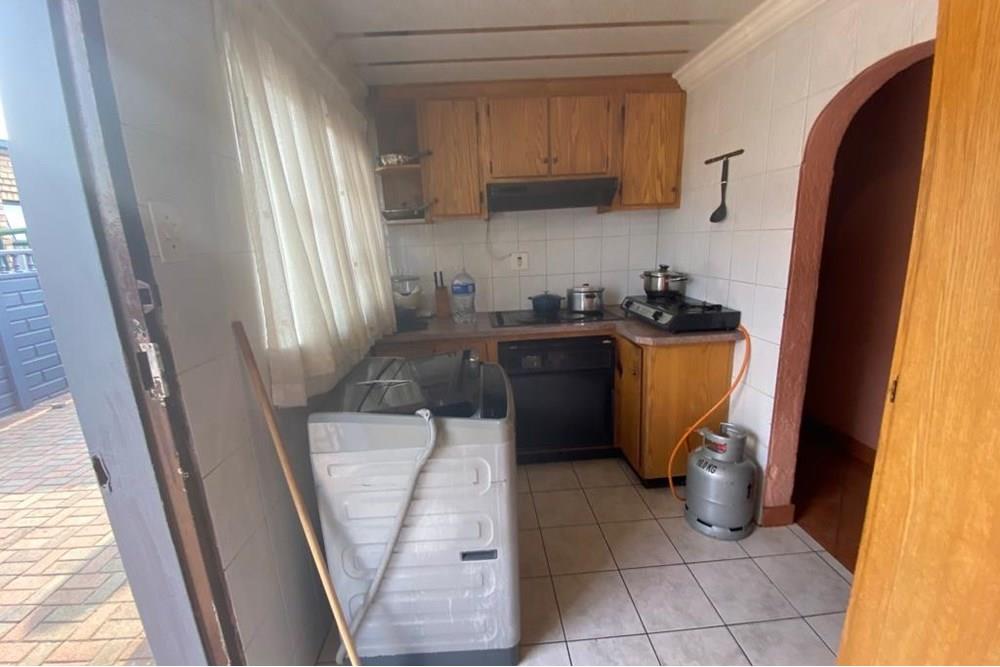 3Bed/1Bath House with 3 cottages for sale at Ekangala-D