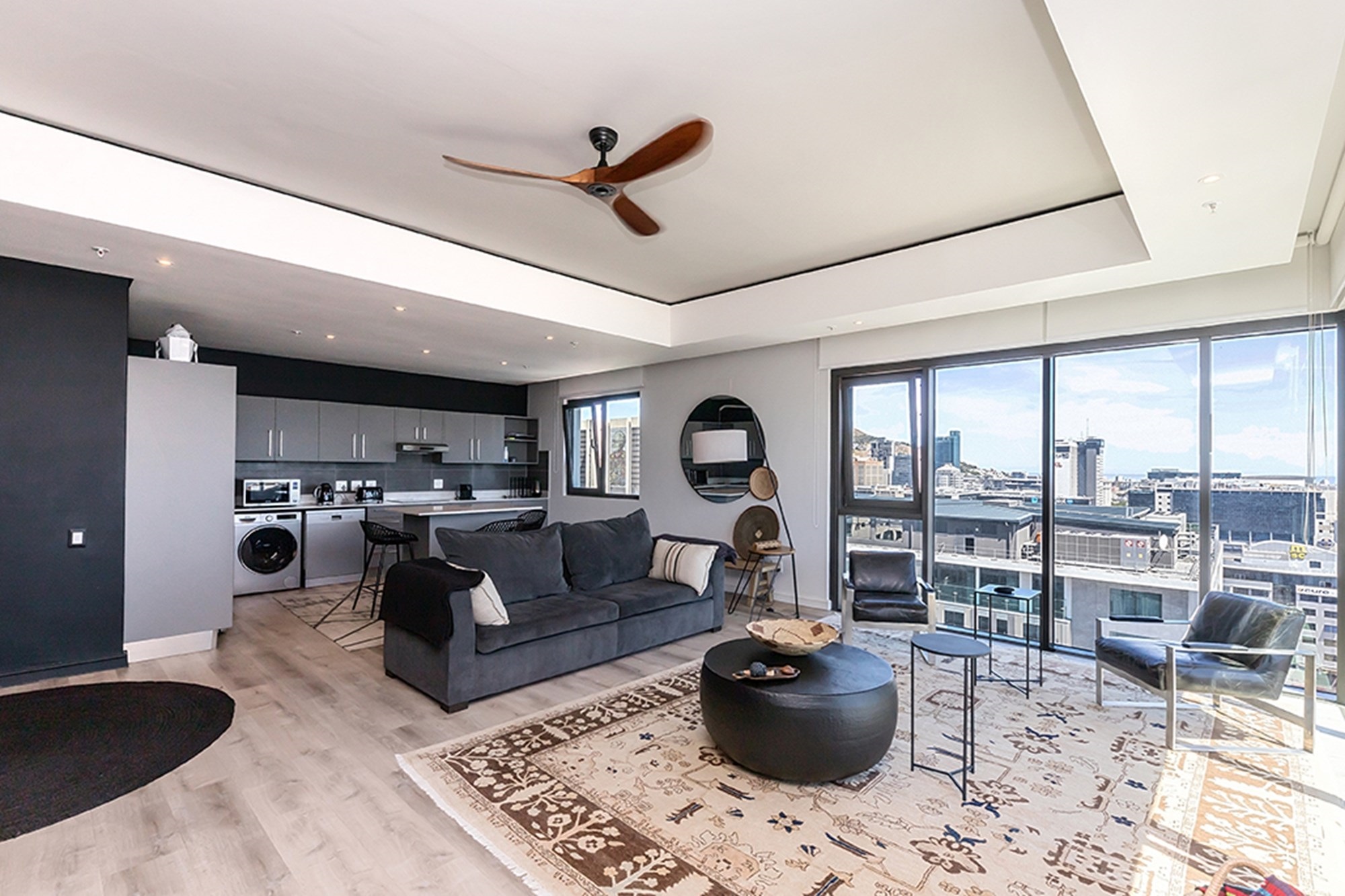 Luxurious City Living | Fully Furnished Investment Gem in Cape Town CBD
