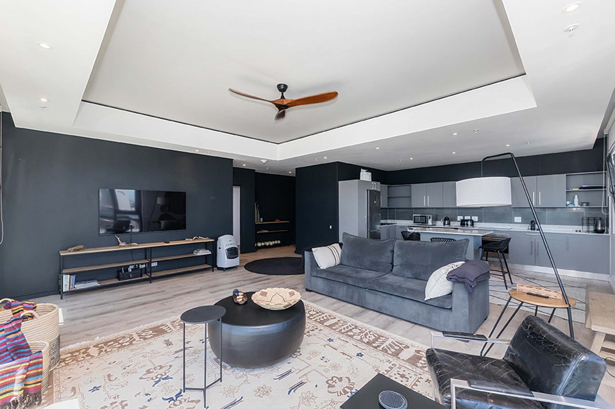 Luxurious City Living | Fully Furnished Investment Gem in Cape Town CBD
