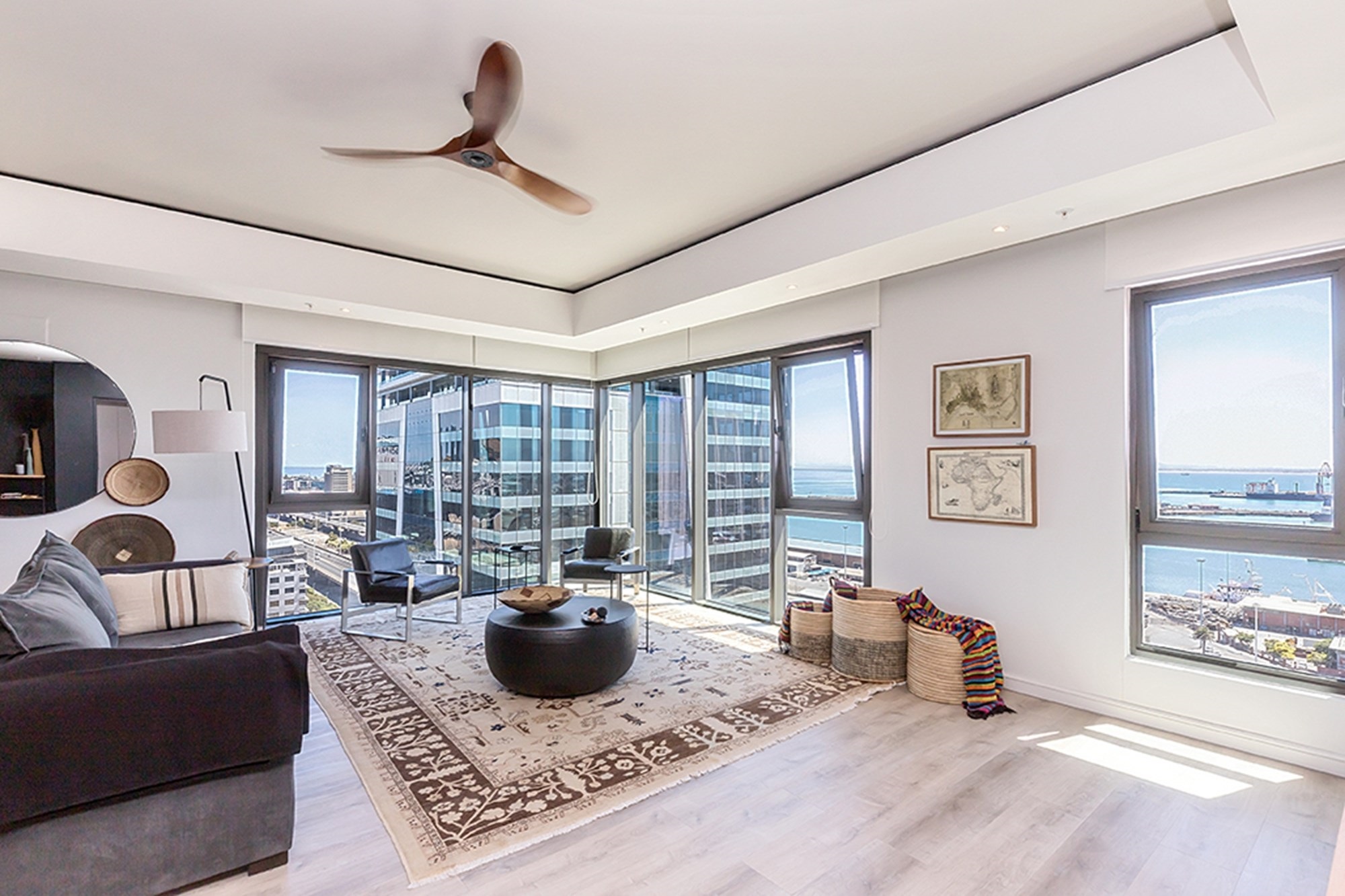 Luxurious City Living | Fully Furnished Investment Gem in Cape Town CBD