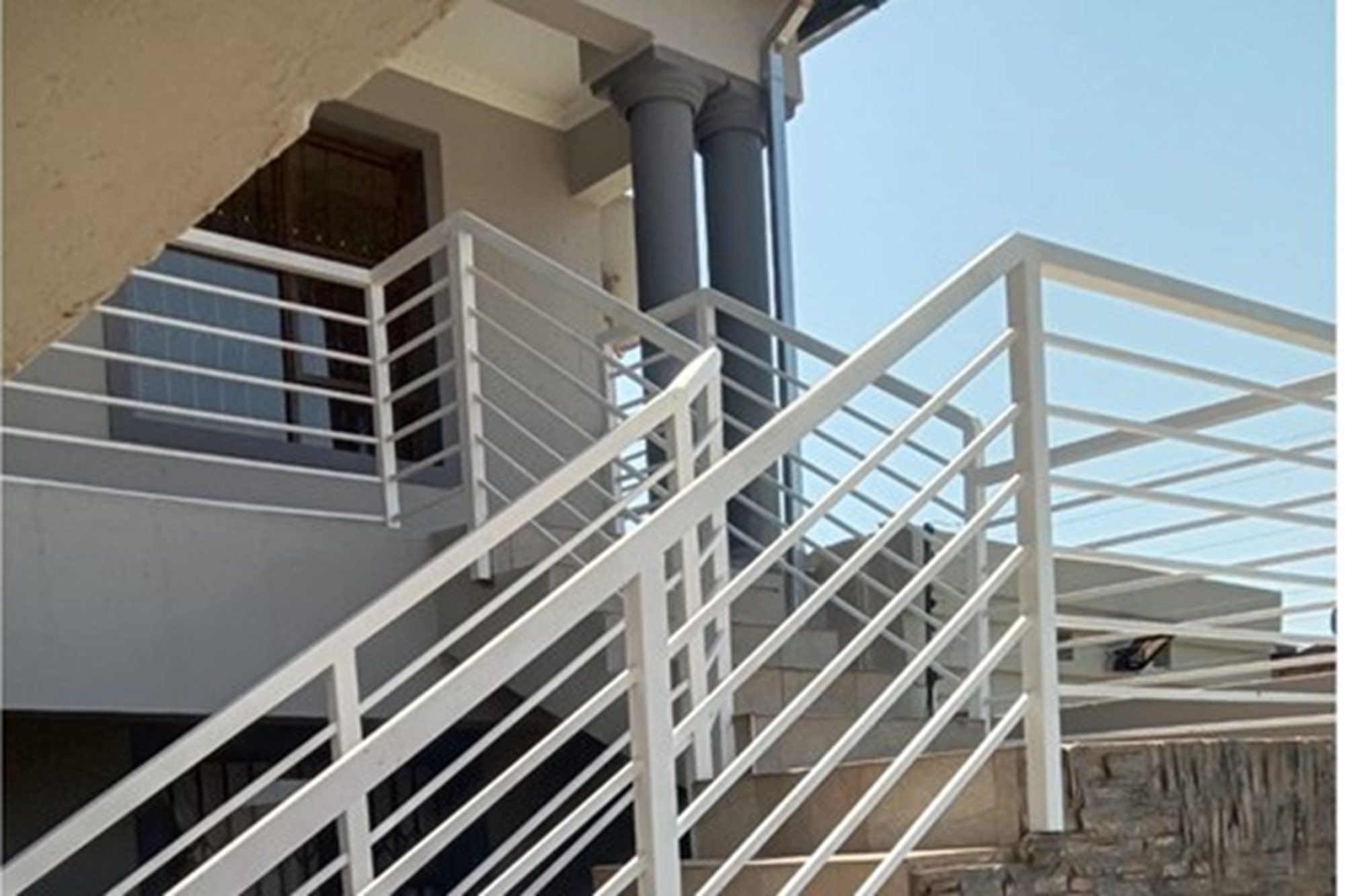 Investment Propety with 8 x Barchalor units, Looking for a Cash Buyer