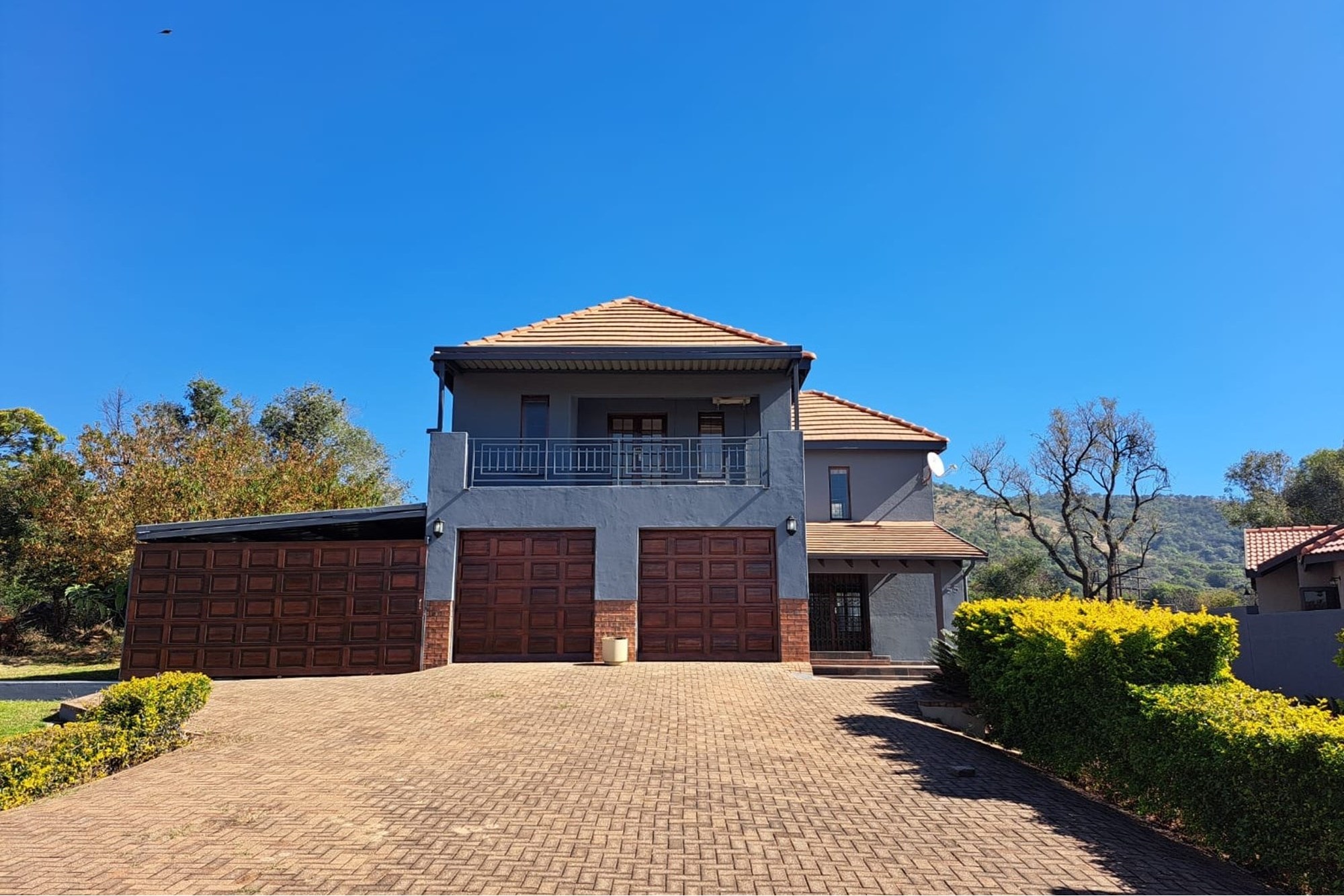 Home where modern luxury meets nature’s tranquility!