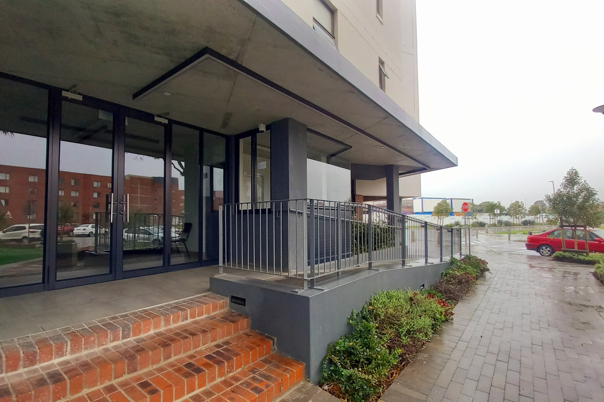 Spacious, newly built, 2 bedroom apartment available in Conradie Park Pinelands