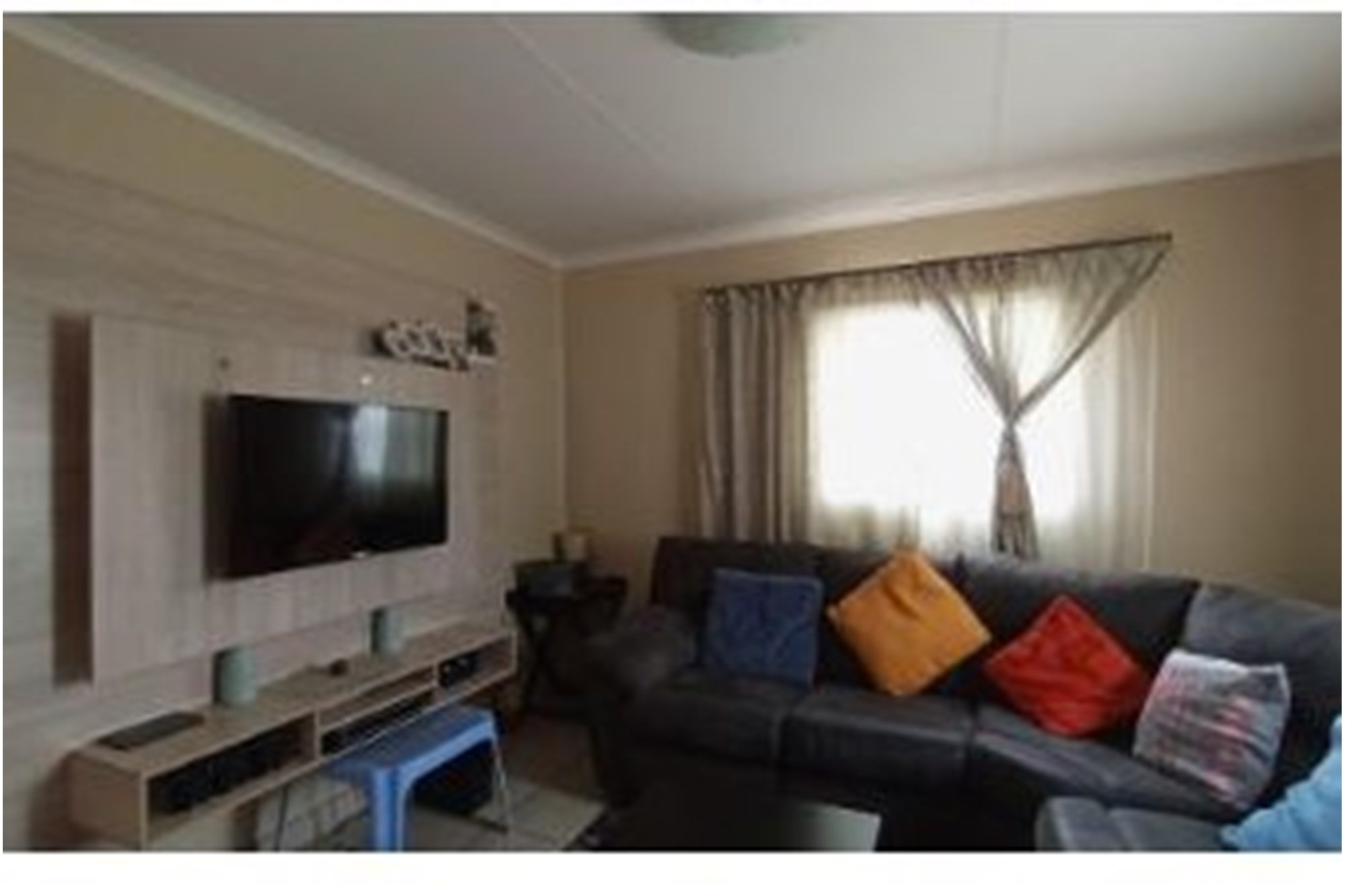 "Charming 3-Bed Home in Gauteng - Ideal Location!"
