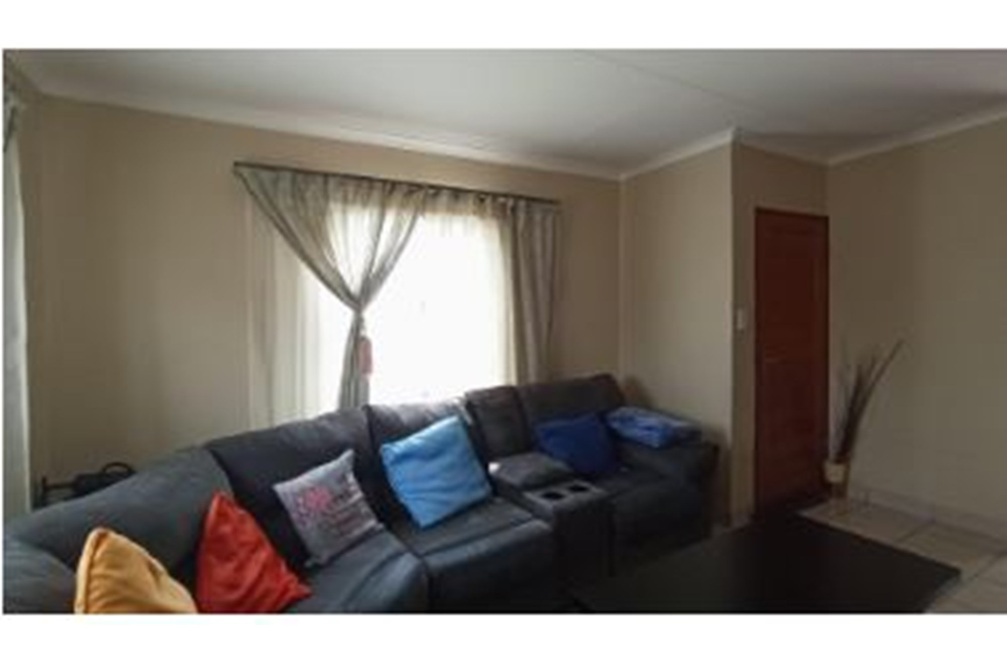 "Charming 3-Bed Home in Gauteng - Ideal Location!"