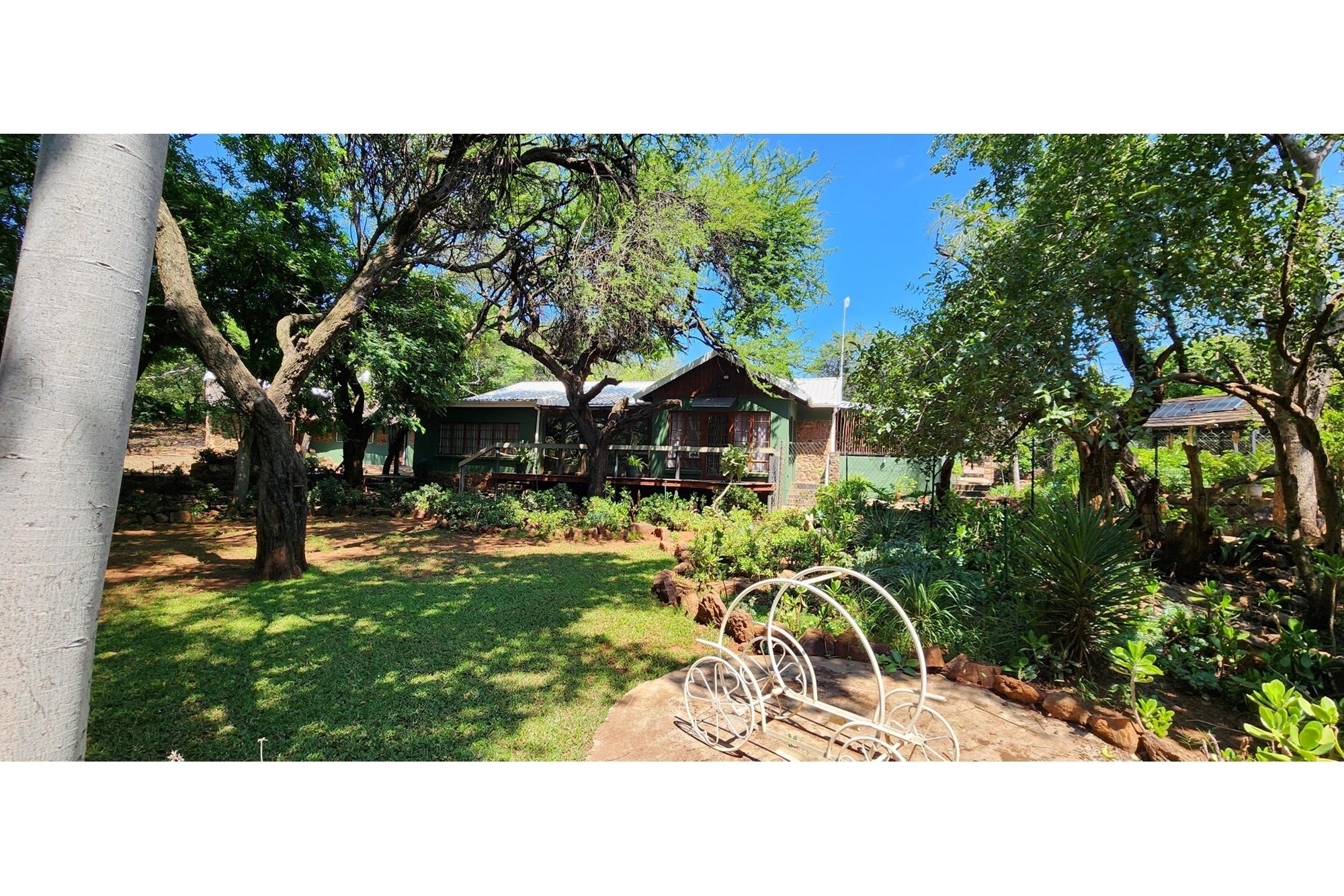 21,5 Ha farm near Bela-Bela with spectacular views. Income Generating. Pet Friendly