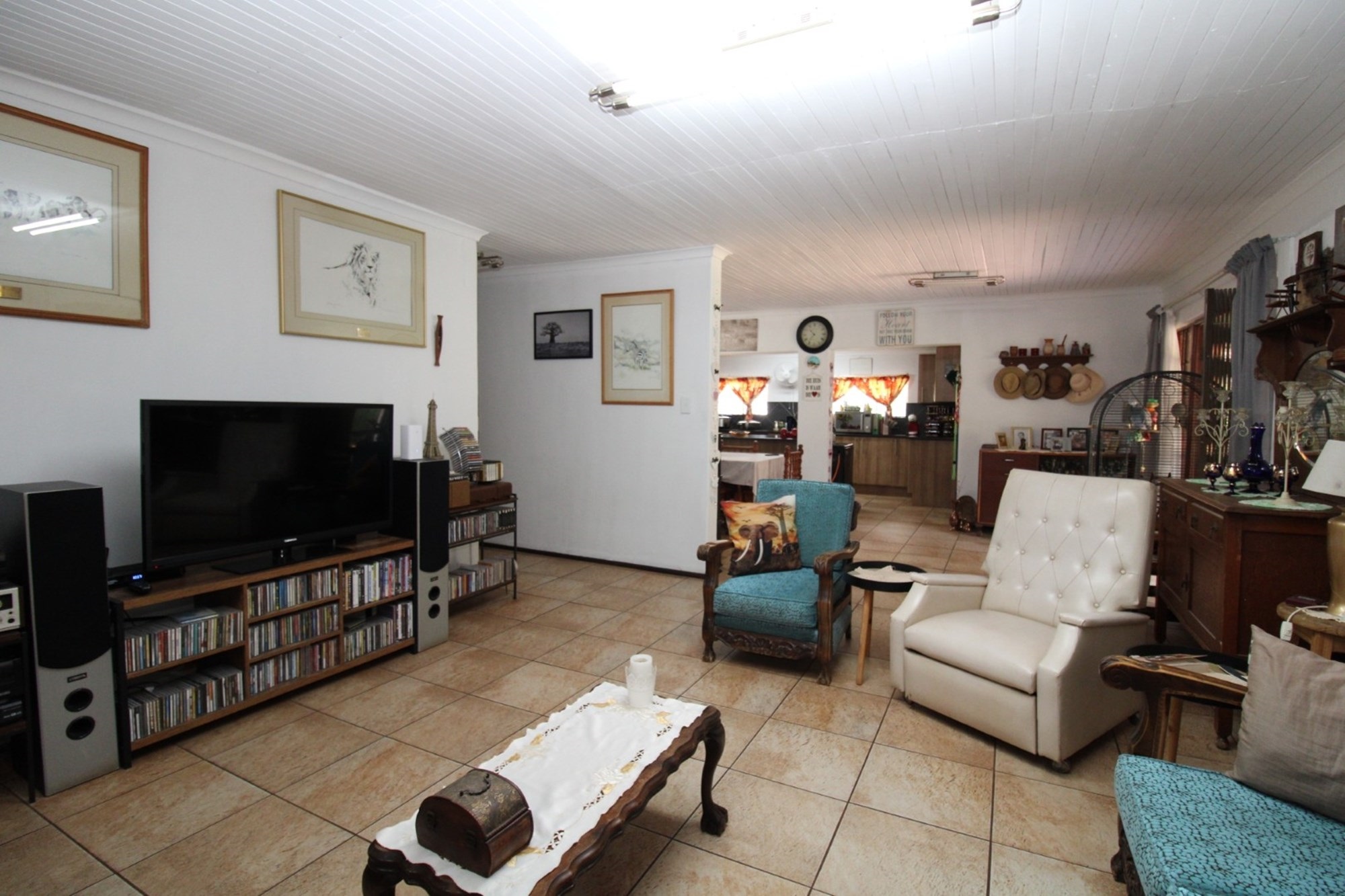 21,5 Ha farm near Bela-Bela with spectacular views. Income Generating. Pet Friendly