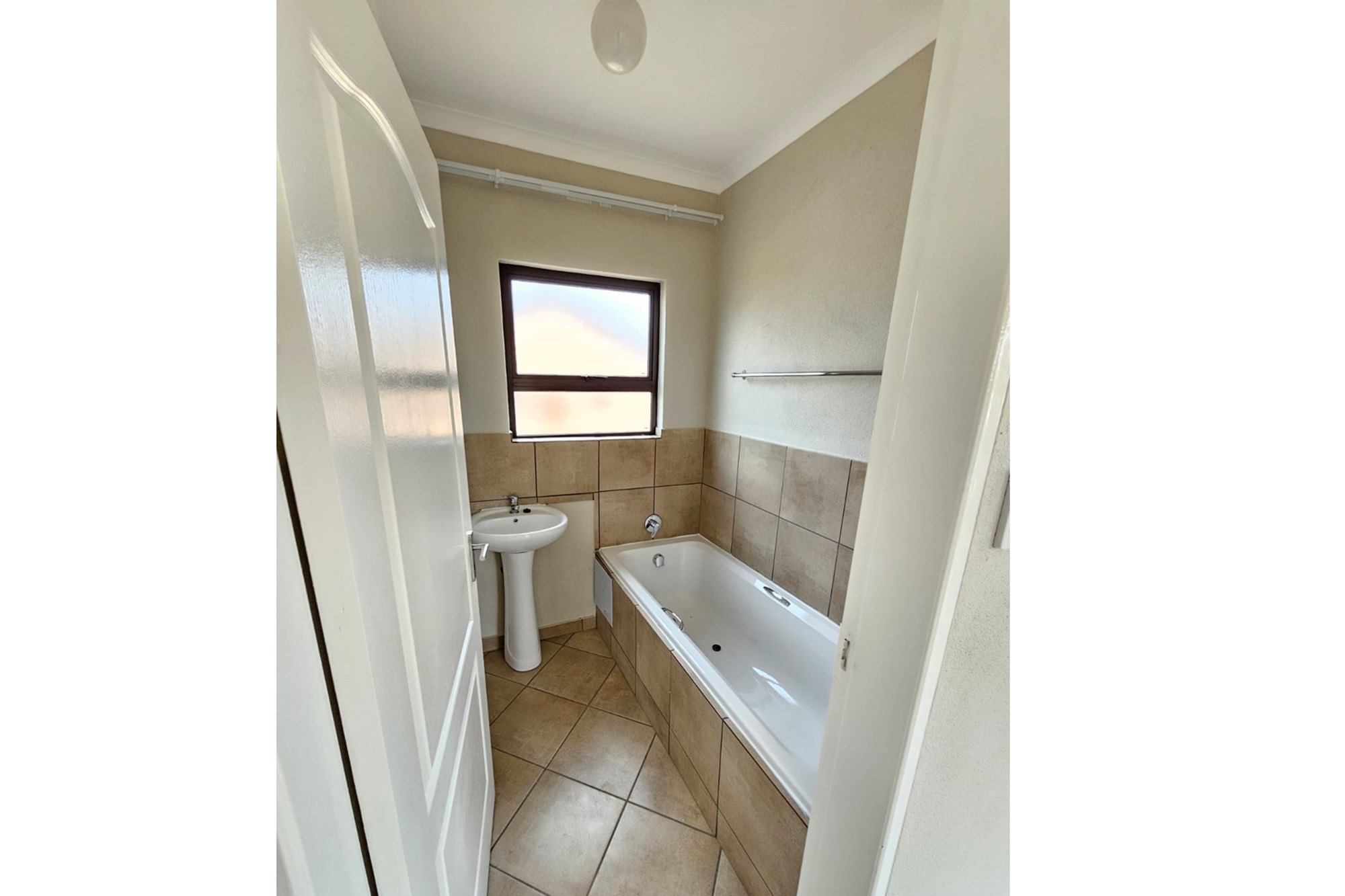 "Cozy 2-Bed Home in Peaceful Vanderbijlpark"