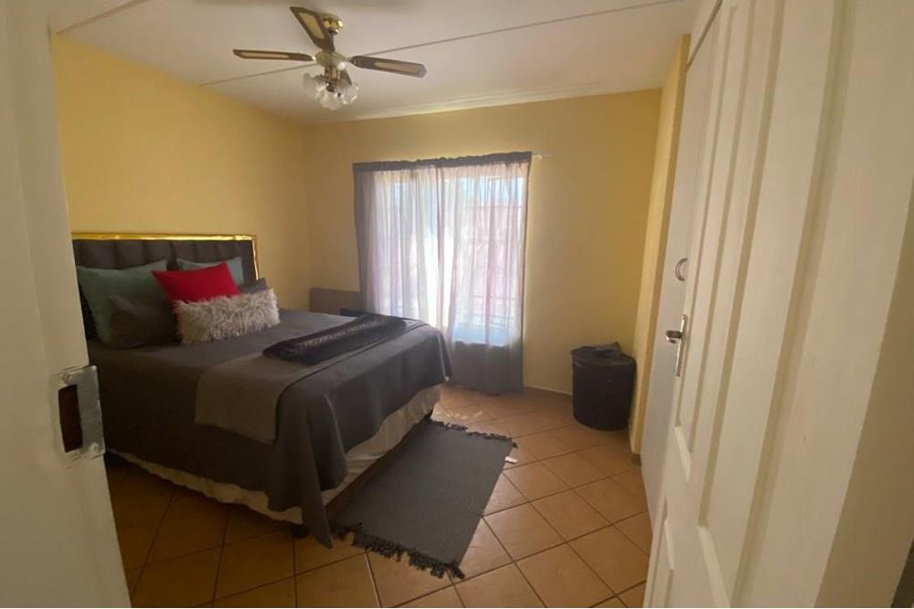 2Bed/1Bath Apartment for Sale in Akasia