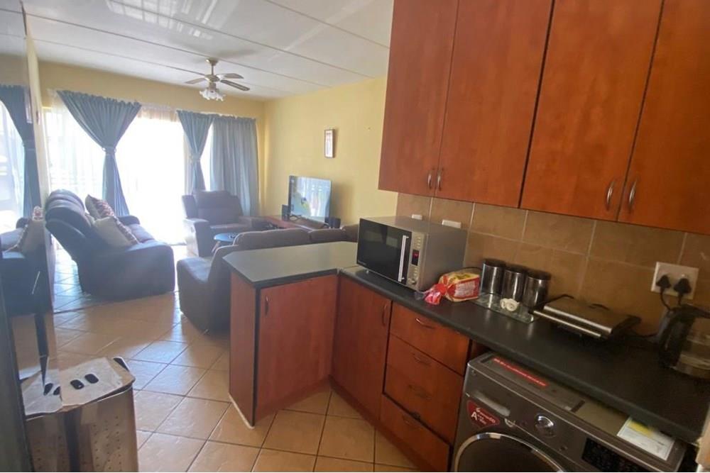 2Bed/1Bath Apartment for Sale in Akasia