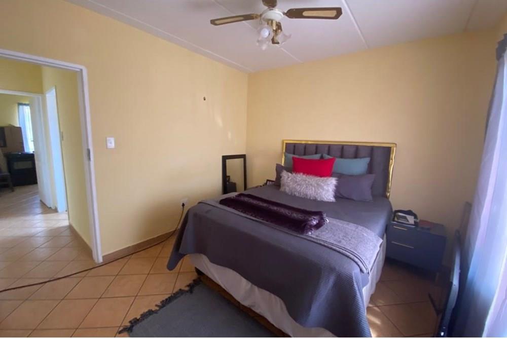 2Bed/1Bath Apartment for Sale in Akasia