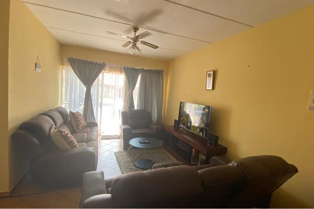2Bed/1Bath Apartment for Sale in Akasia