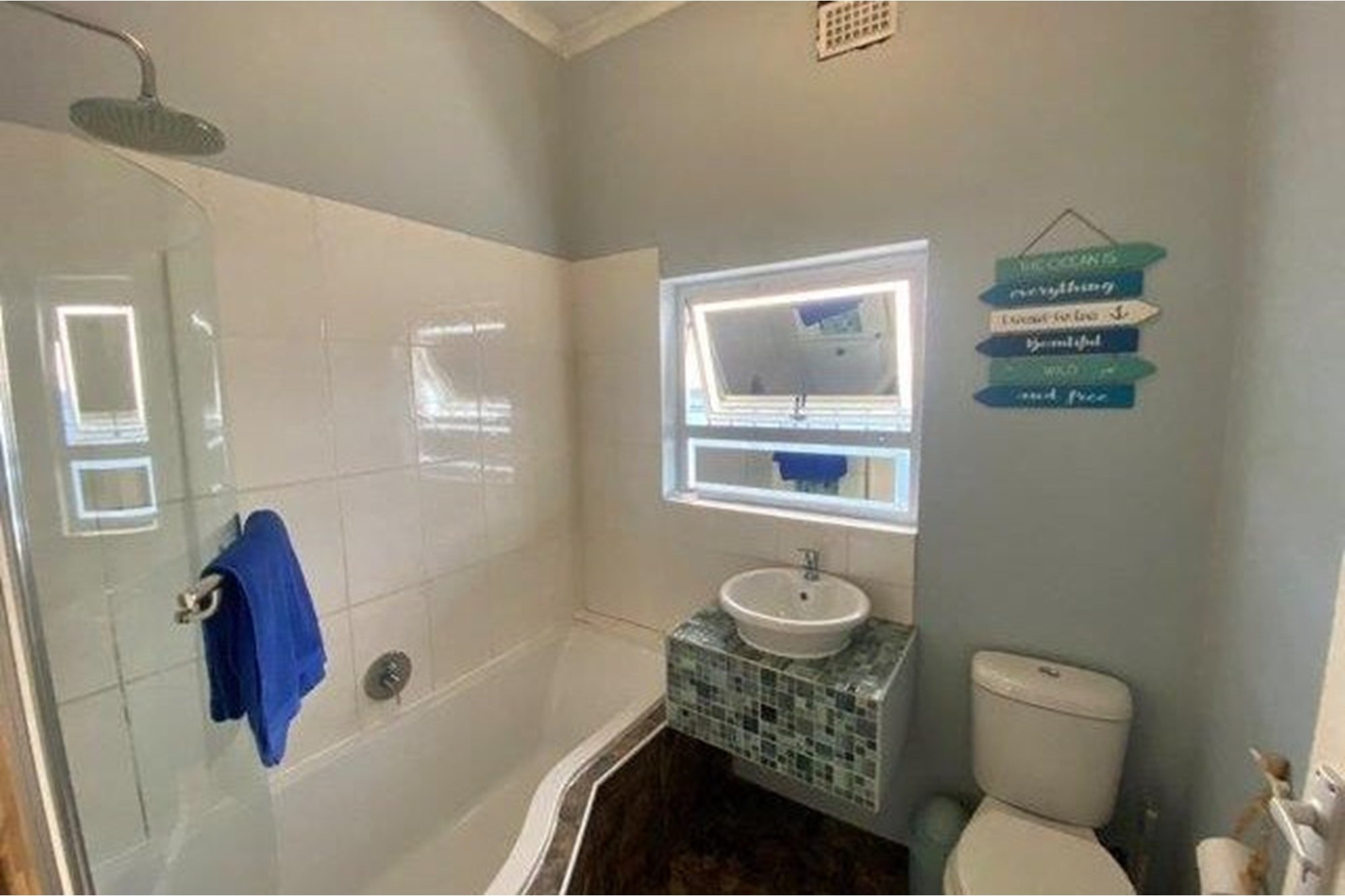House for sale in Winklespruit, Kingsburgh, KwaZulu Natal, 1092 m²