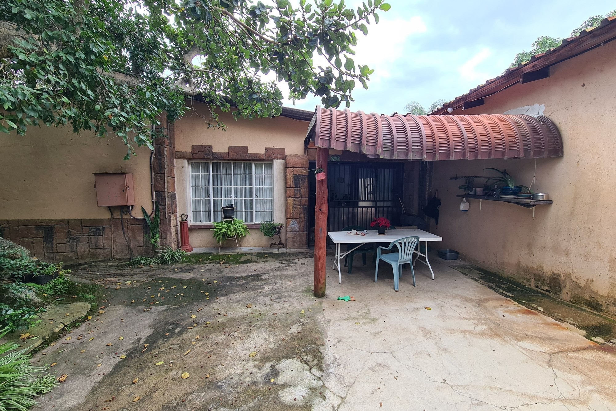 10Ha Farm in Cairn, with Rental Income of 2 Houses and a Flat
