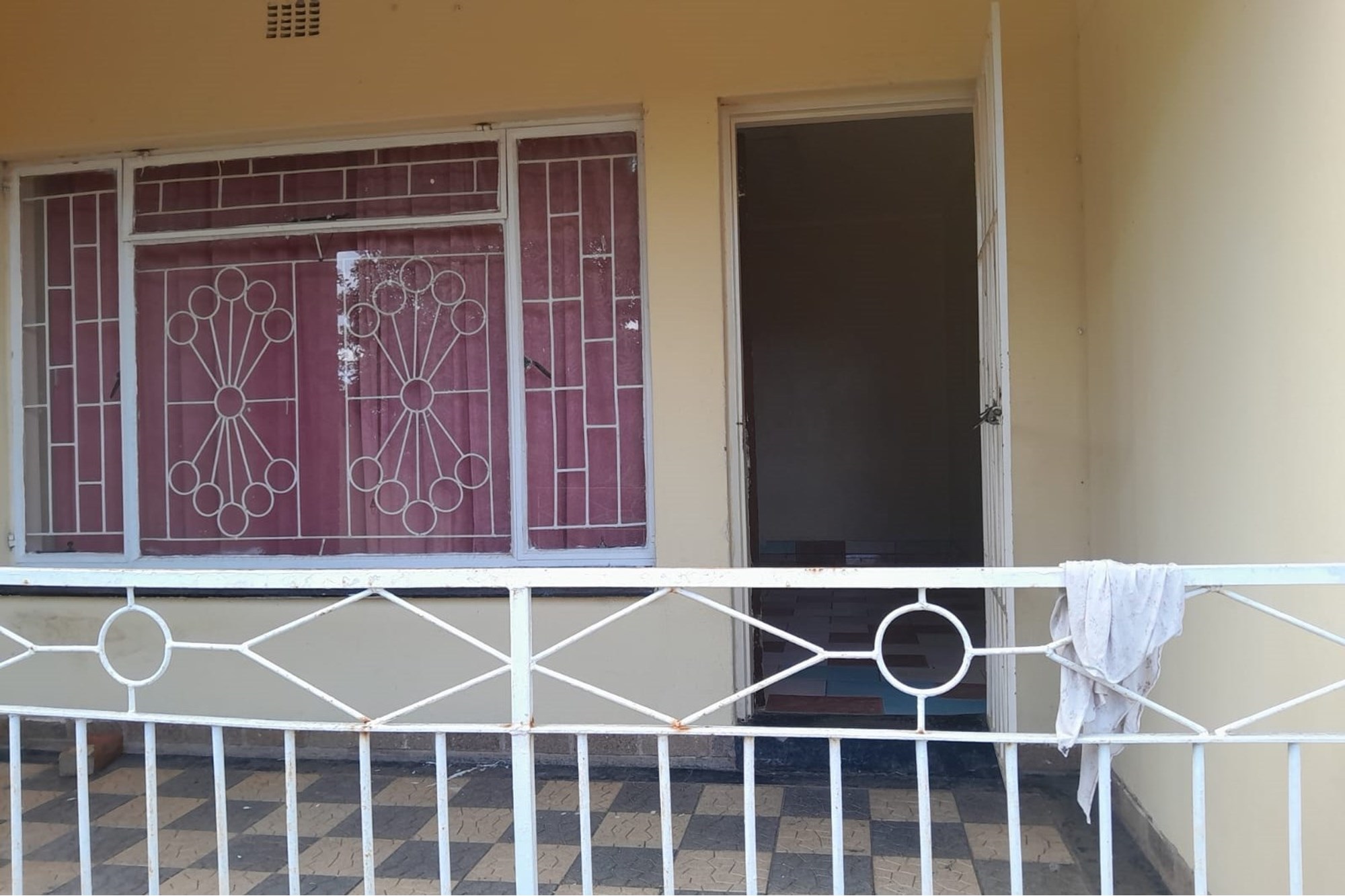 House for sale in Glencoe, KwaZulu Natal, 1043 m²