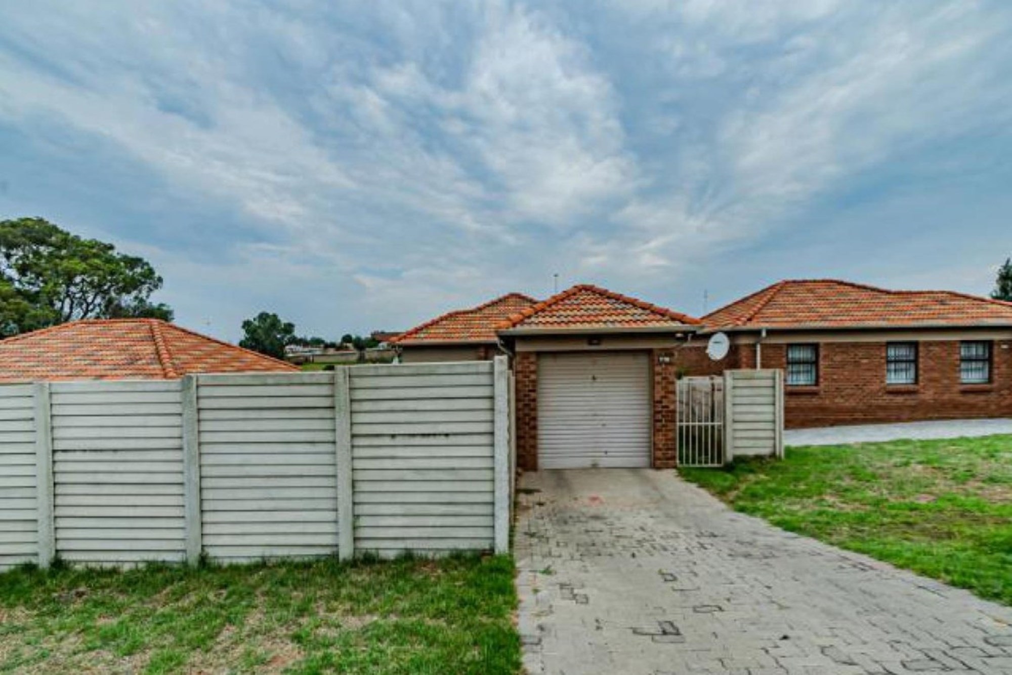 3 Bedroom Home for Sale- Olievenhoutbosch