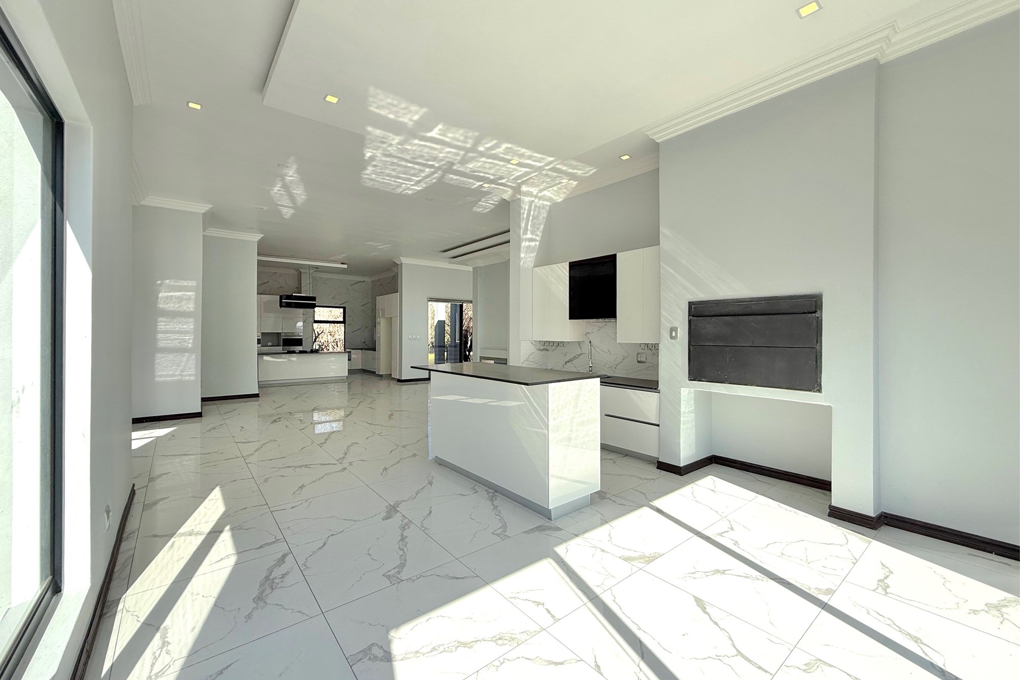 Contemporary 5 Bedroom Family Masterpiece in Steyn City