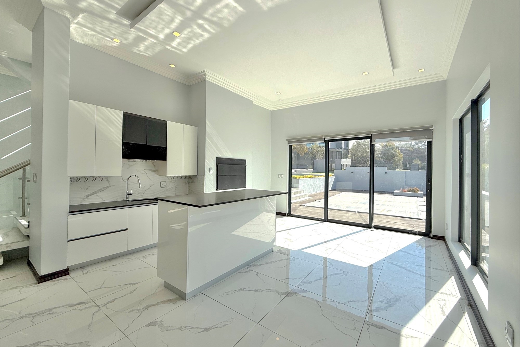 Contemporary 5 Bedroom Family Masterpiece in Steyn City
