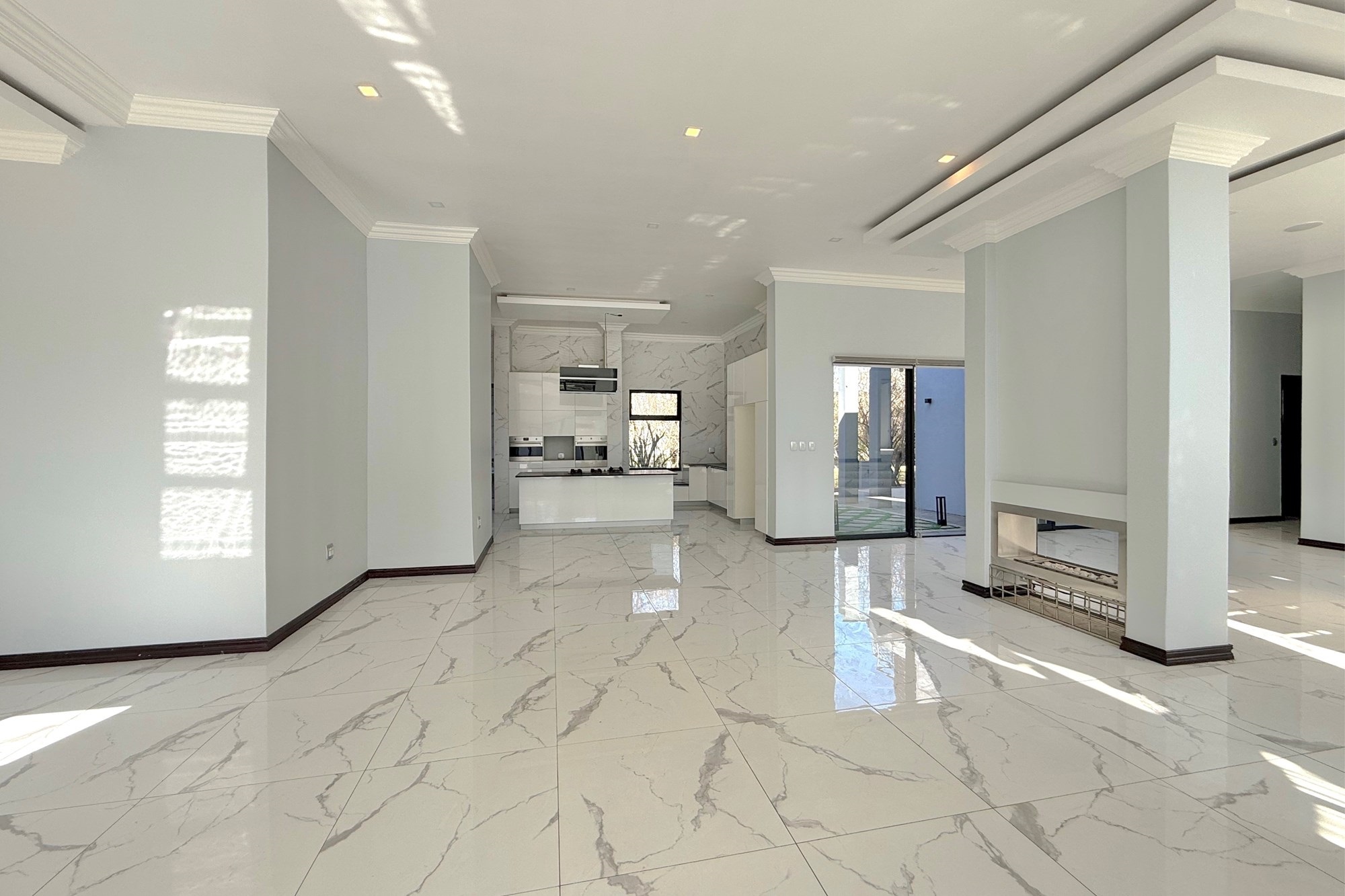 Contemporary 5 Bedroom Family Masterpiece in Steyn City