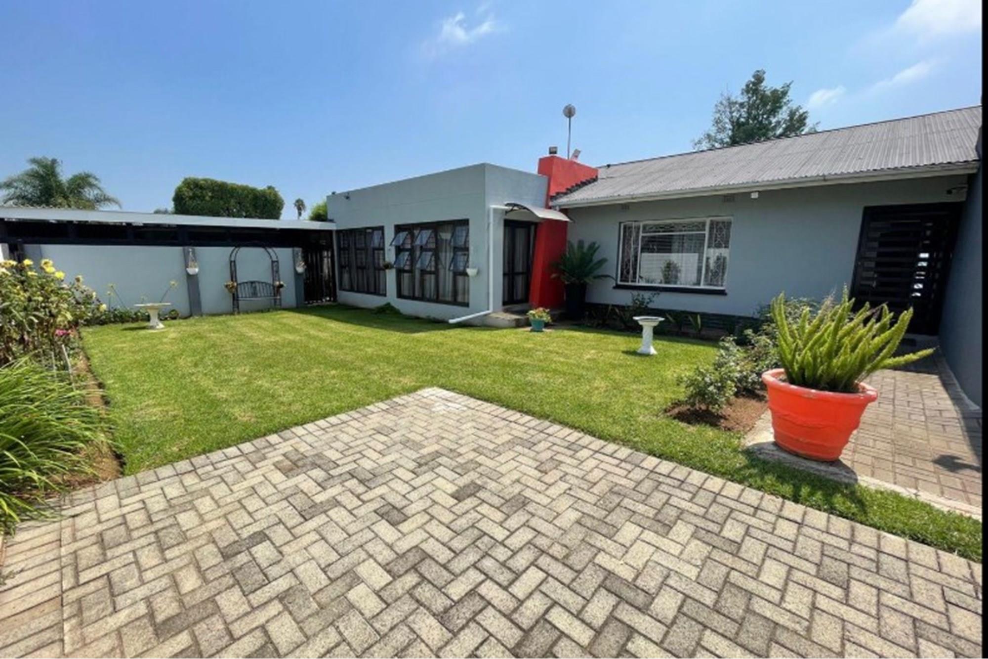 Lodge for sale in Newcastle Central, Newcastle, KwaZulu Natal, 1467 m²