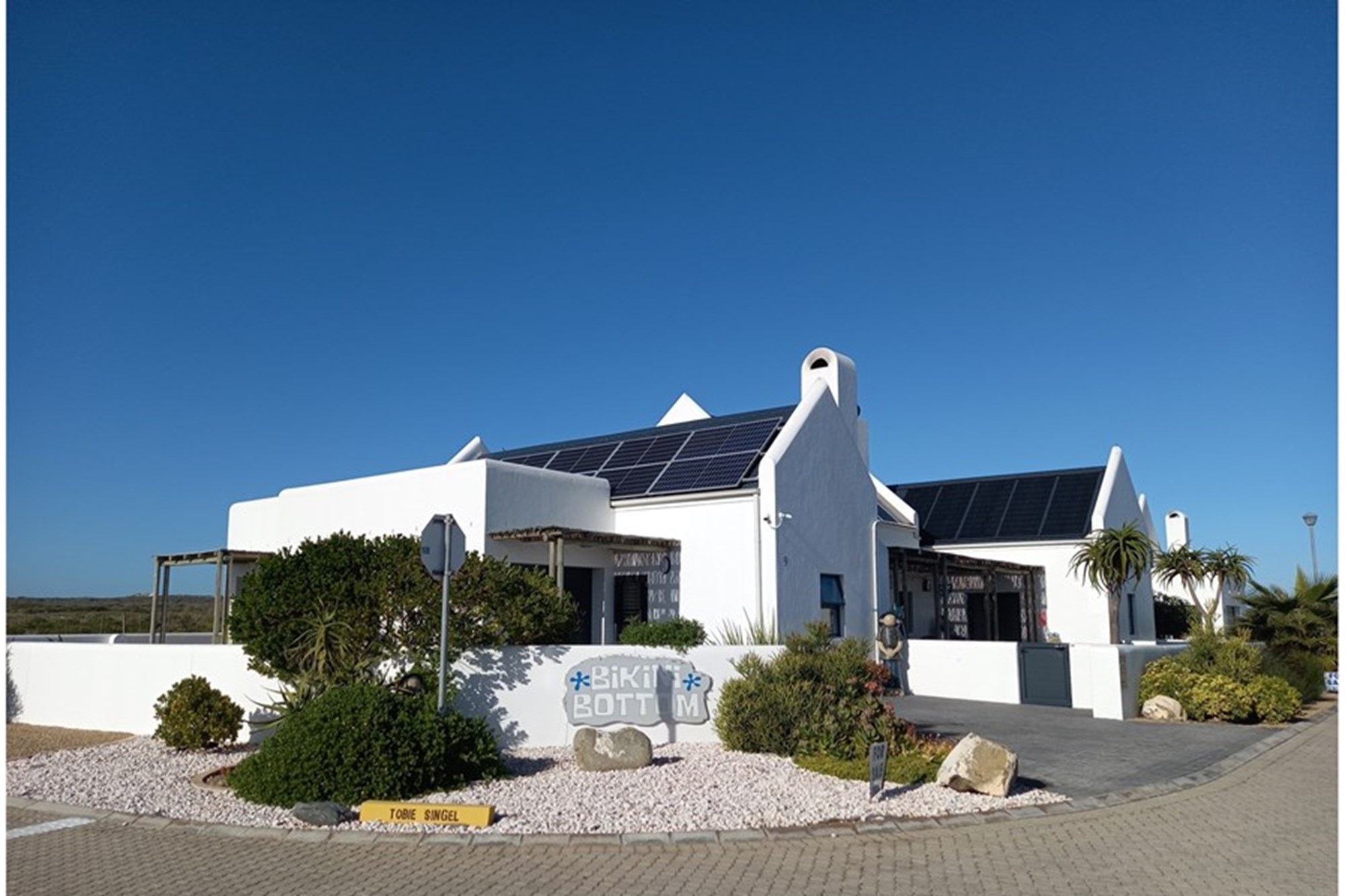 Jacobsbaai Coastal Retreat - Solar-Powered, Heated Pool Rooftop View 2