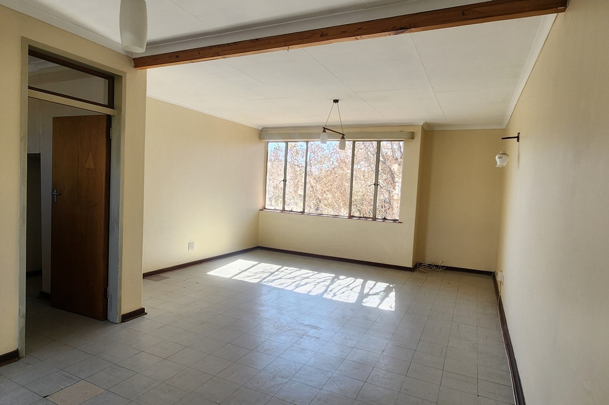 Smart Investment 1 Bedroom Apartment Near Majuba FET and Amenities