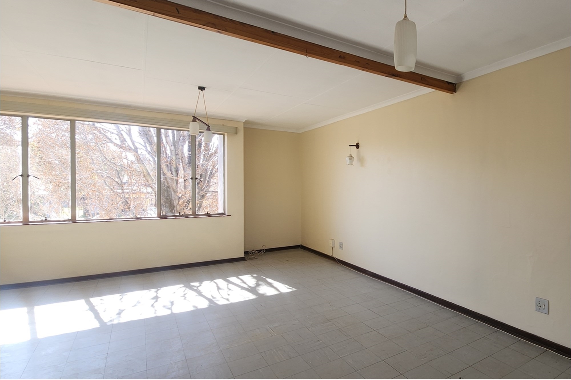 Smart Investment 1 Bedroom Apartment Near Majuba FET and Amenities