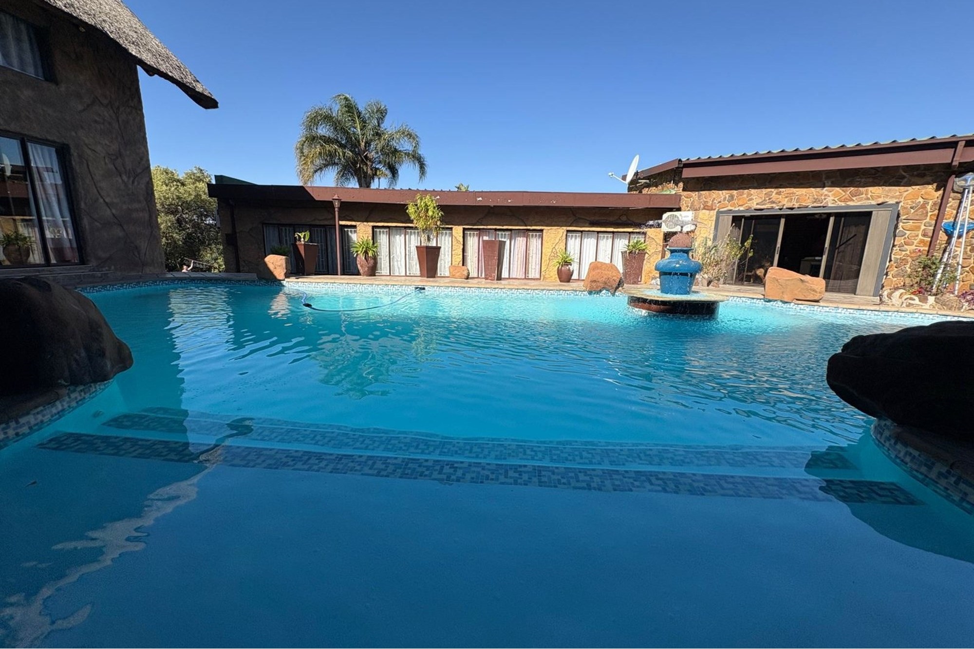 Luxury Living Meets Mountain Majesty in Signal Hill, Newcastle