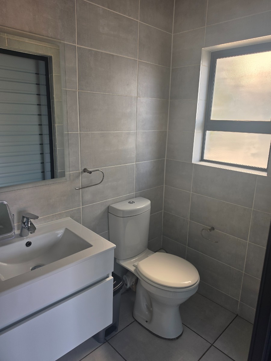 Apartment for sale in Crowthorne AH, Midrand, 107 m²