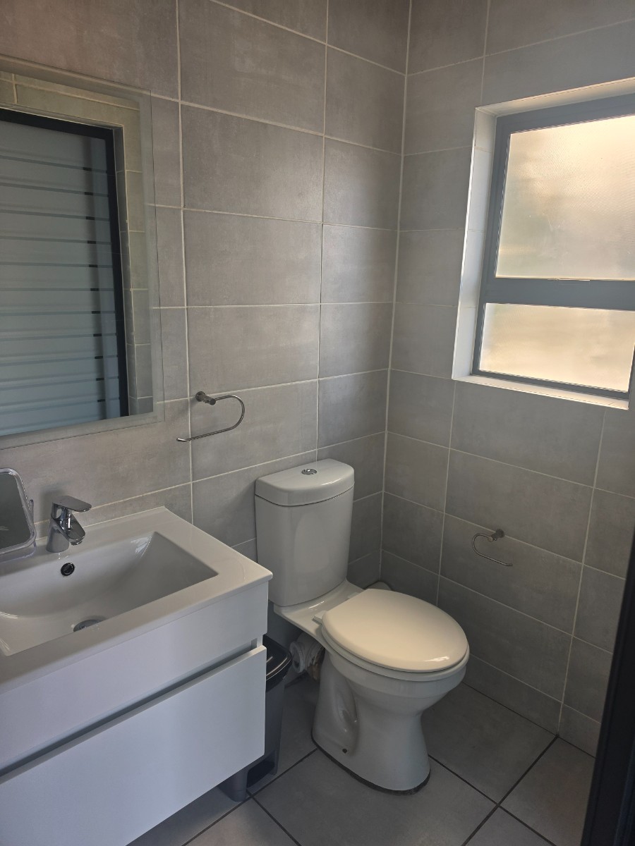 Apartment for sale in Crowthorne AH, Midrand, 107 m²