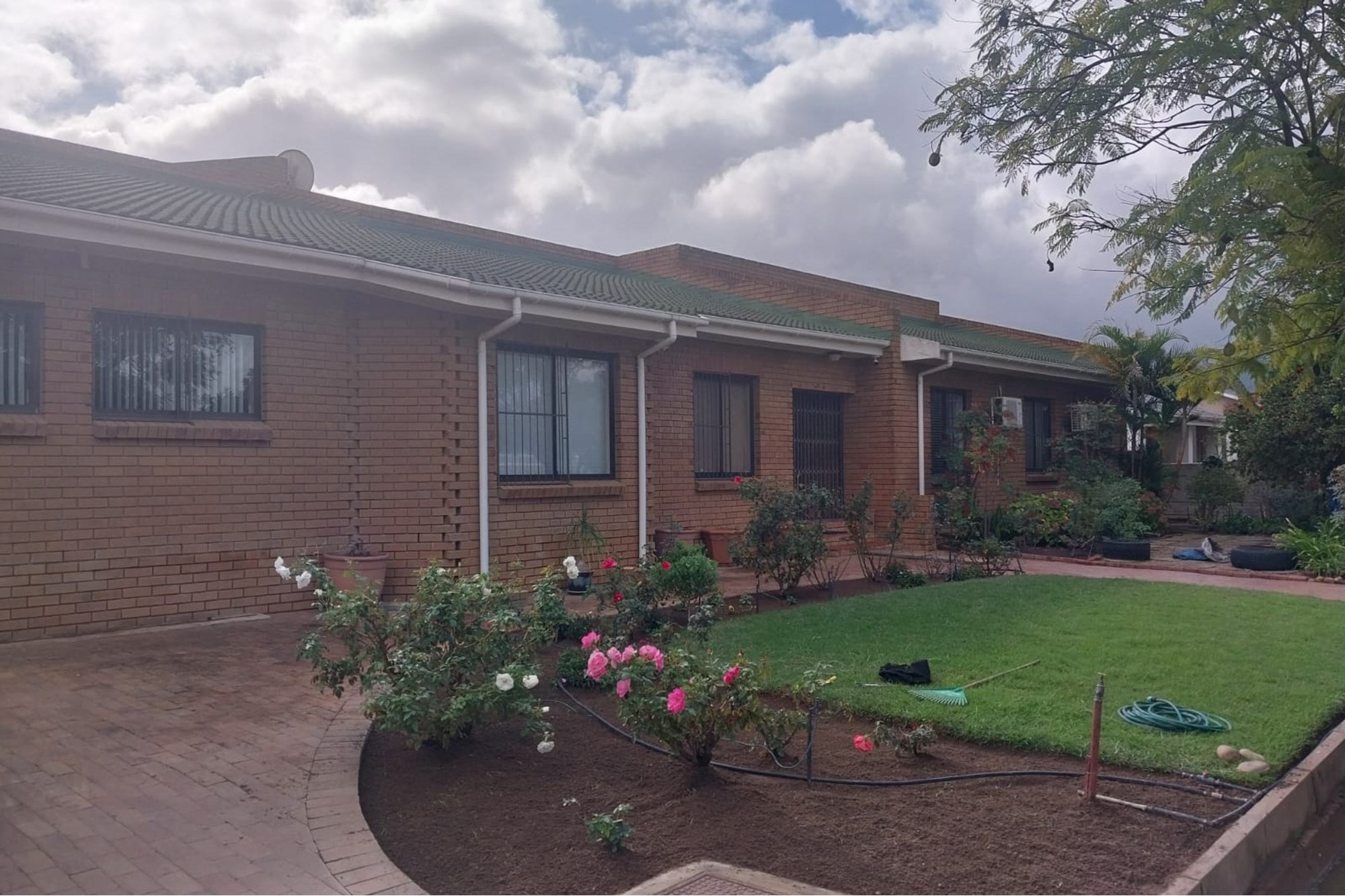 House for sale in Porterville, 1190 m²