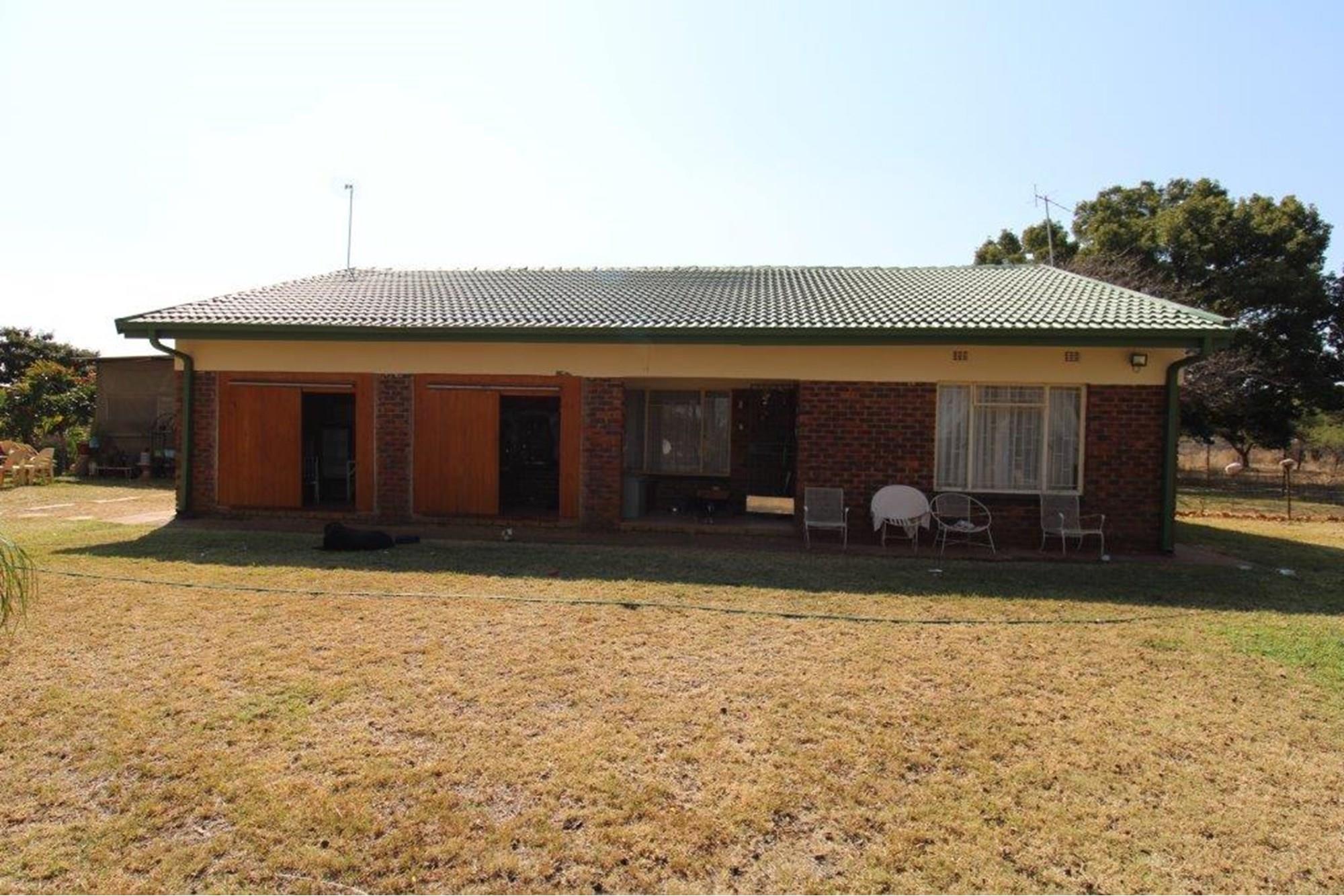 Small Holding for sale in Bela Bela Rural, Bela Bela, 240 m²