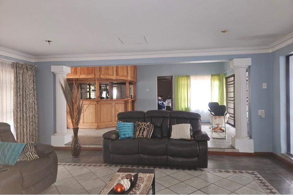 House for sale in Amandasig, Akasia, 195 m²