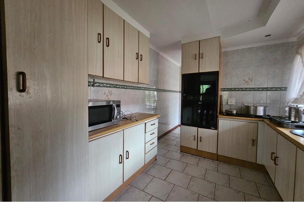 House for sale in Amandasig, Akasia, 195 m²