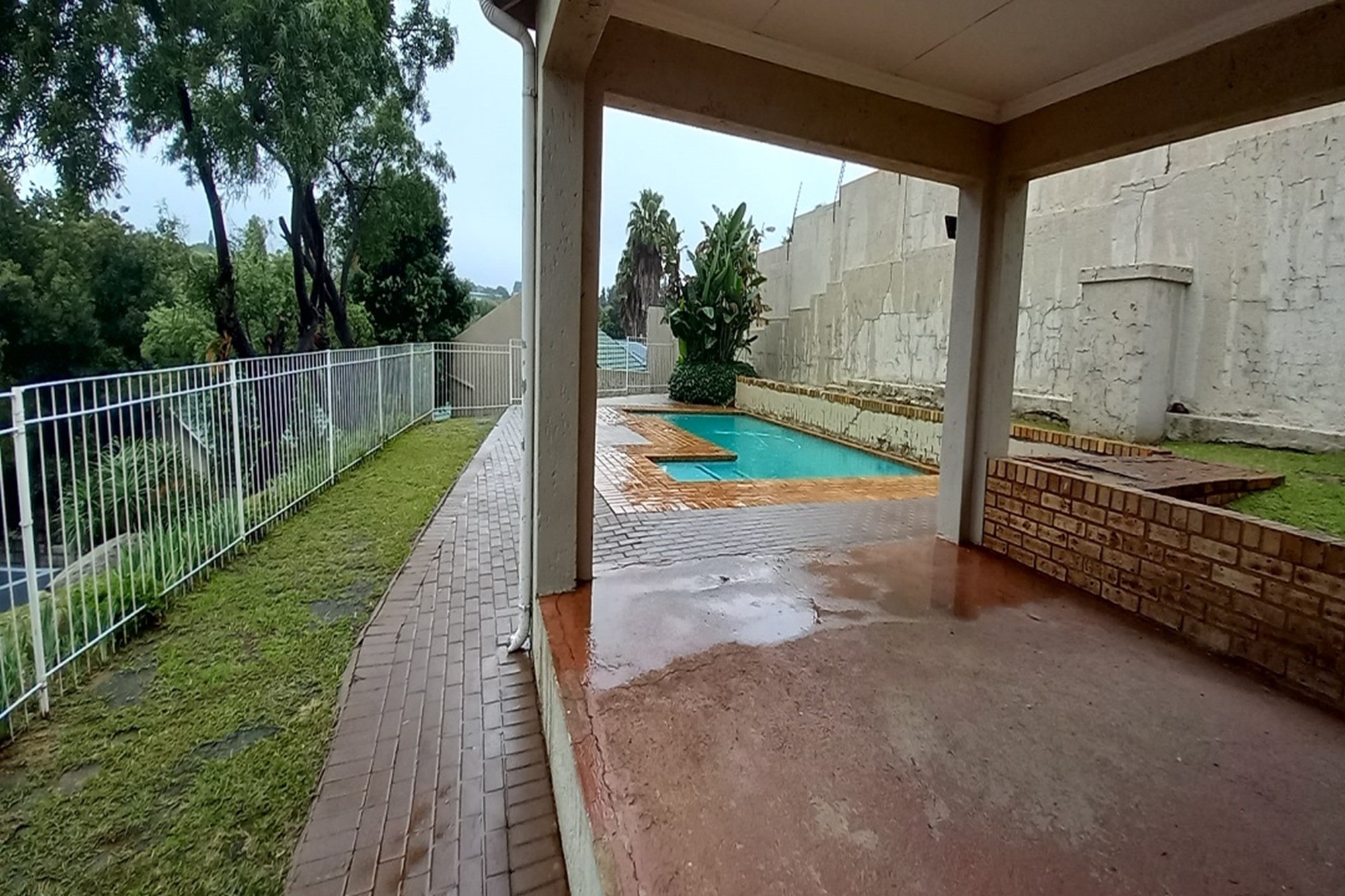 Apartment for sale in Discovery, Roodepoort, 80 m²
