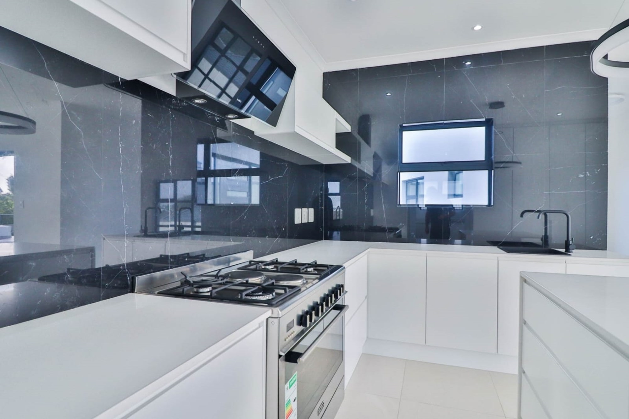 House for sale in Yzerfontein, 239 m²
